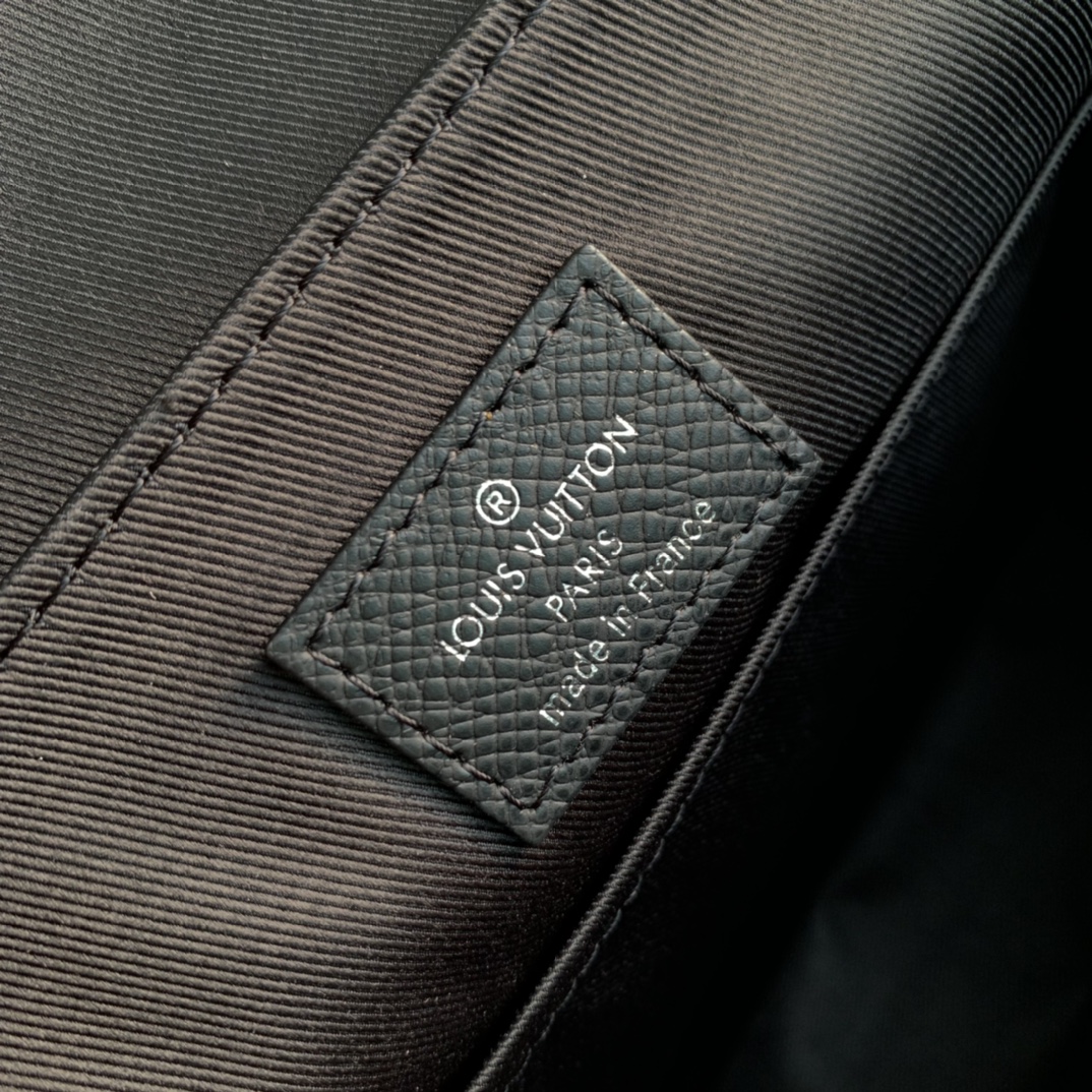 Louis Vuitton District Messenger Bag-M46255-26*20*7CM