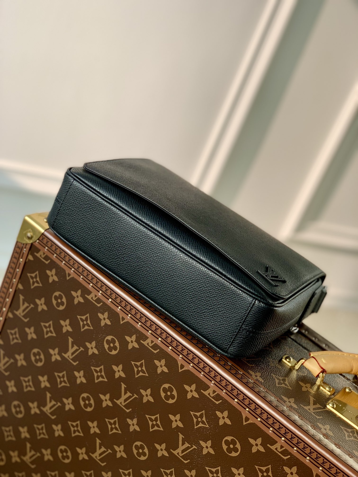 Louis Vuitton District Messenger Bag-M46255-26*20*7CM