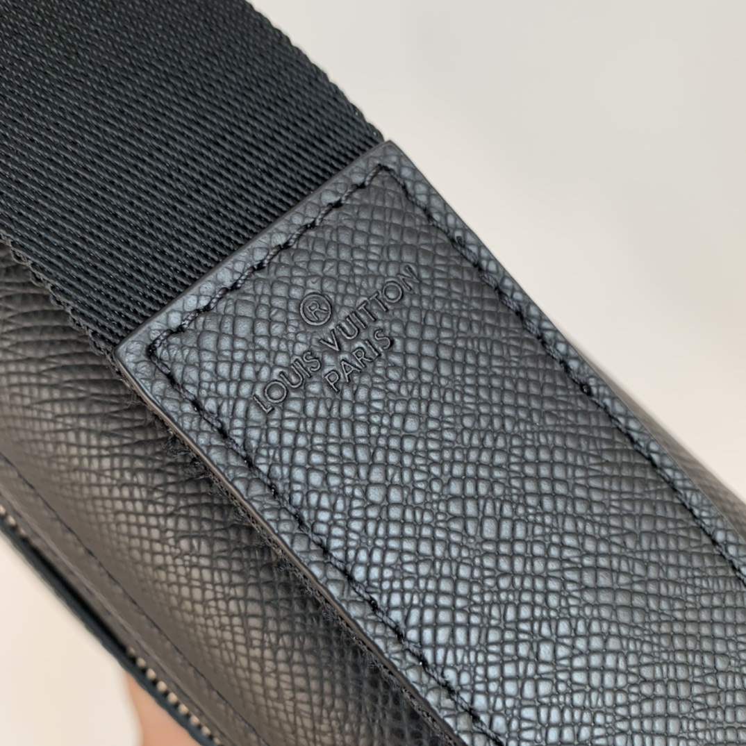 Louis Vuitton District Messenger Bag-M46255-26*20*7CM