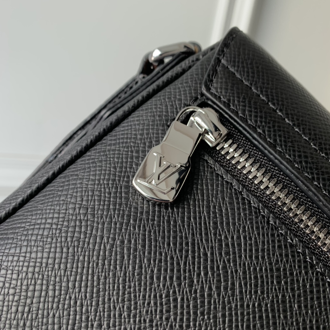 Louis Vuitton District Messenger Bag-M46255-26*20*7CM