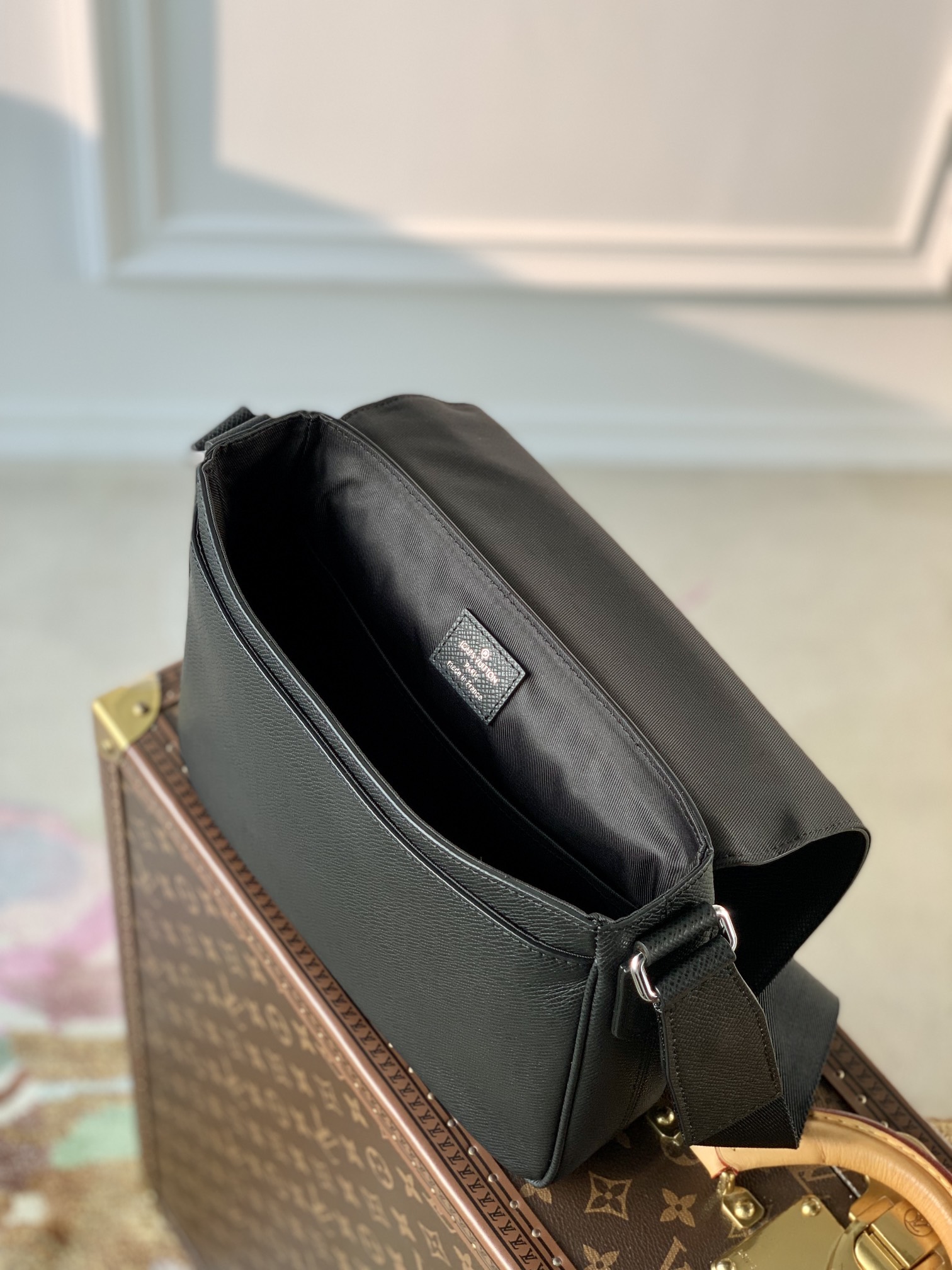 Louis Vuitton District Messenger Bag-M46255-26*20*7CM