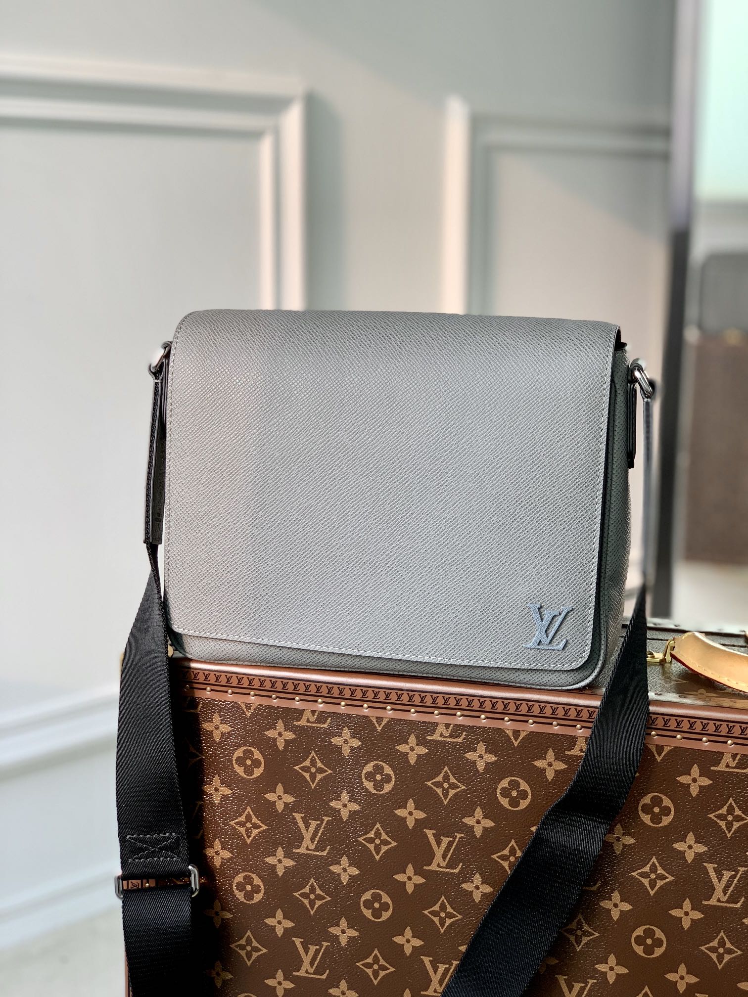 Louis Vuitton District Messenger Bag-M46255-26*20*7CM