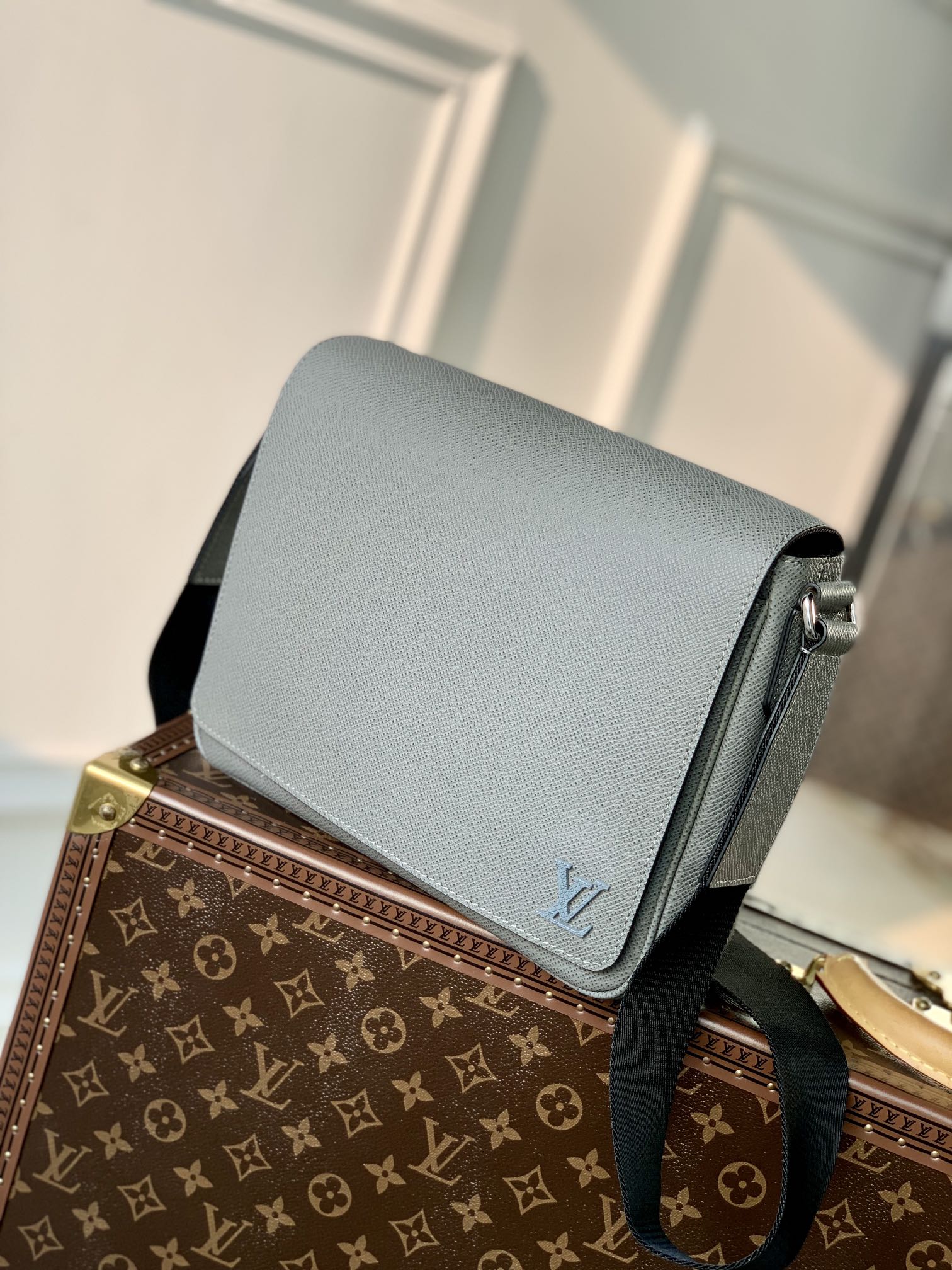 Louis Vuitton District Messenger Bag-M46255-26*20*7CM