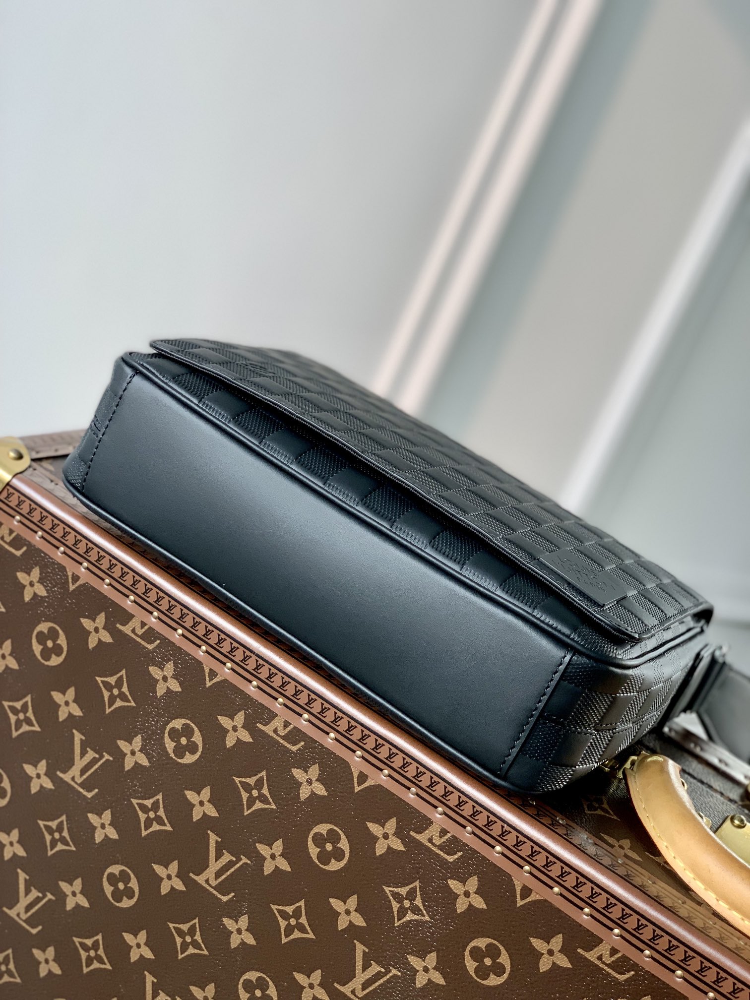 Louis Vuitton District Messenger Bag-M46255-26*20*7CM