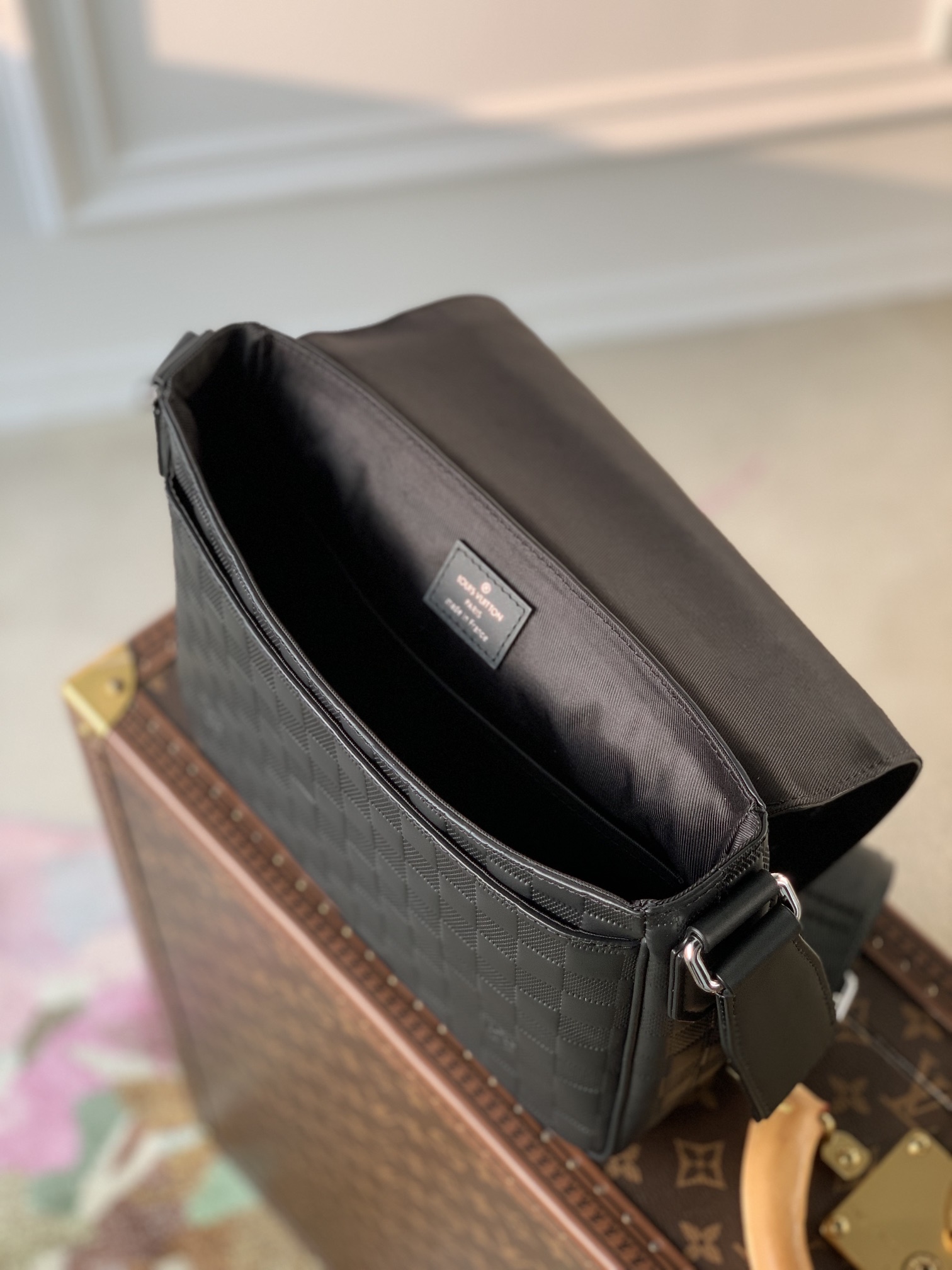 Louis Vuitton District Messenger Bag-M46255-26*20*7CM