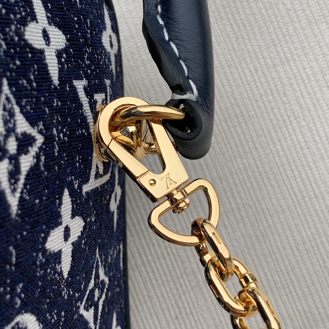 Louis Vuitton Square Handbags- M59611-16*16*16CM