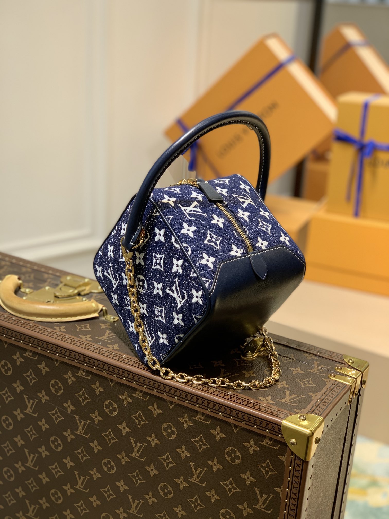 Louis Vuitton Square Handbags- M59611-16*16*16CM