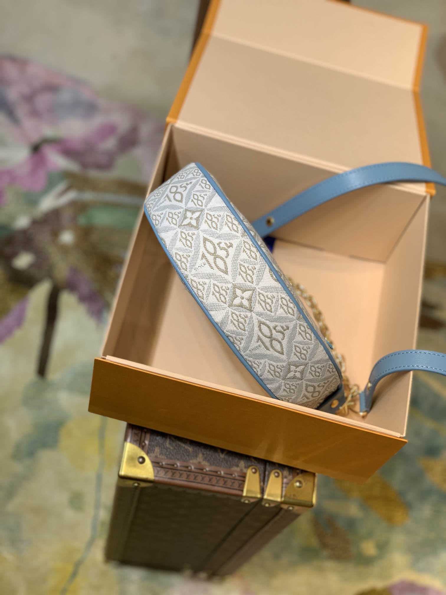 Louis Vuitton Loop Handbags-M40511-23*13*6CM