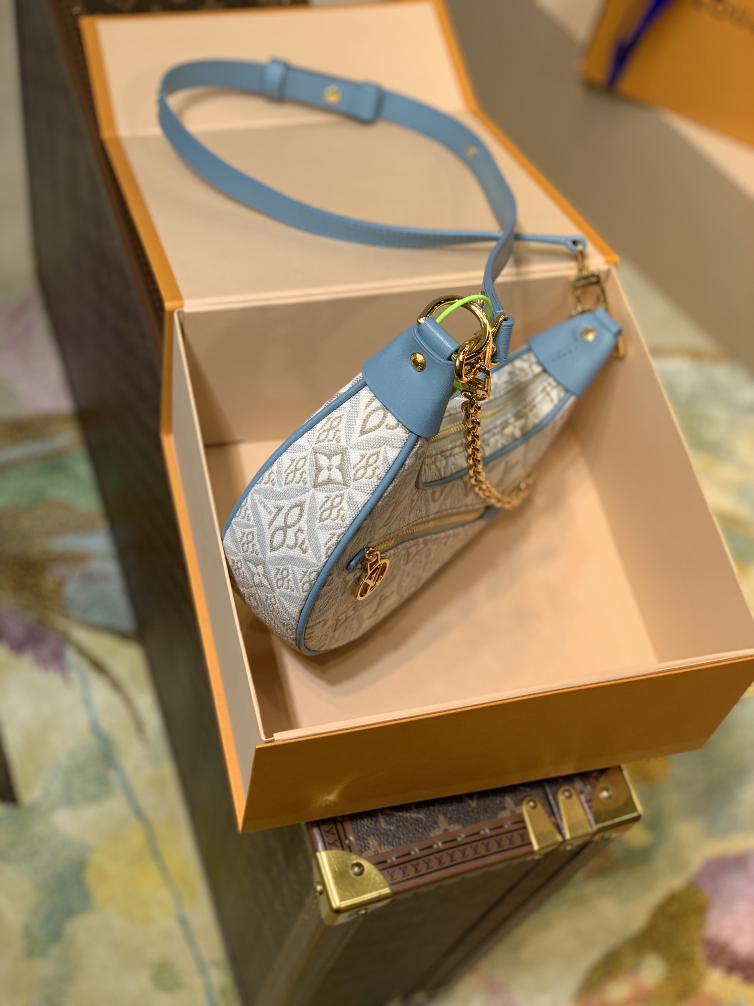 Louis Vuitton Loop Handbags-M40511-23*13*6CM