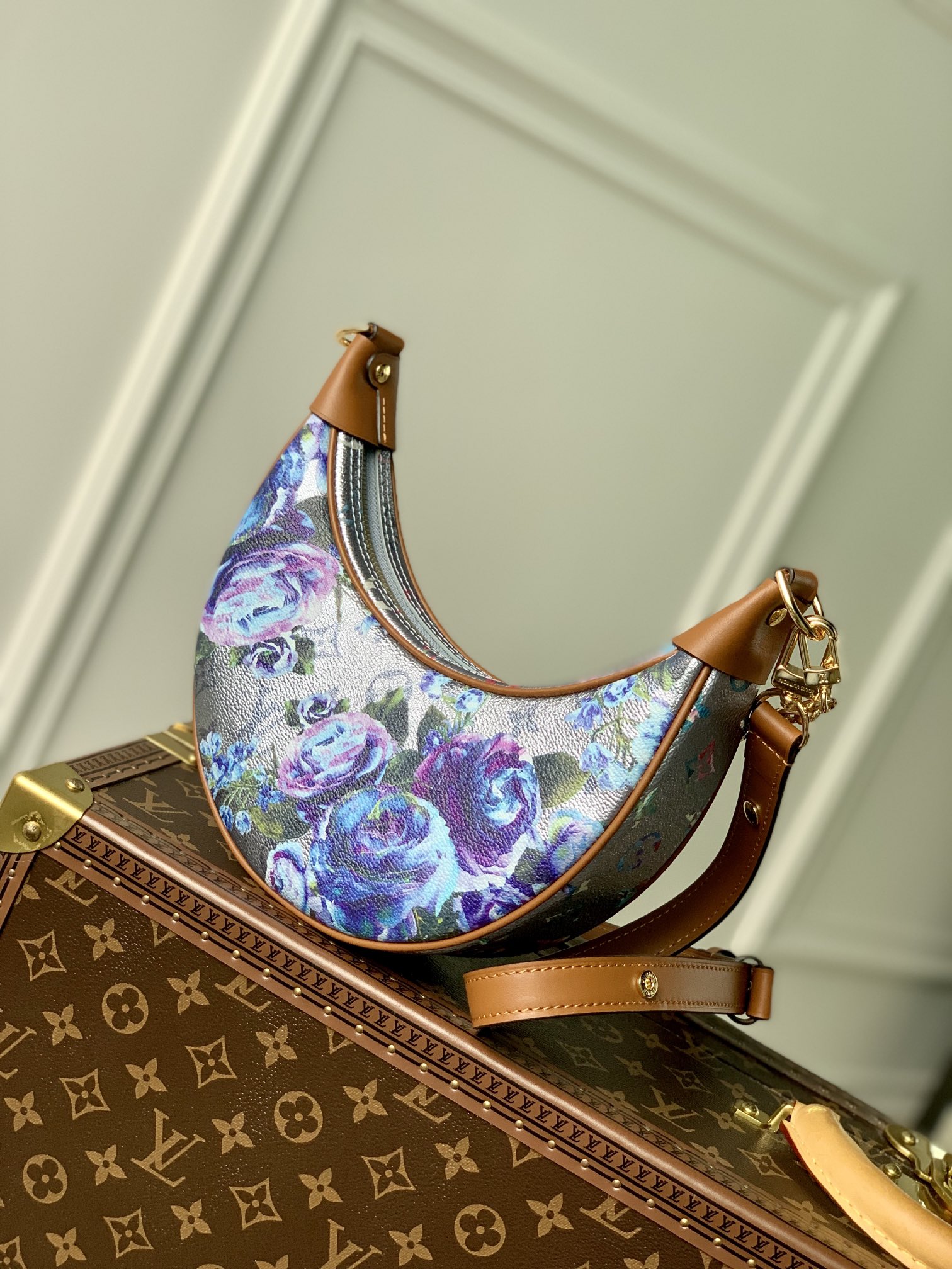 Louis Vuitton Loop Handbags-M810981-23*13*6CM