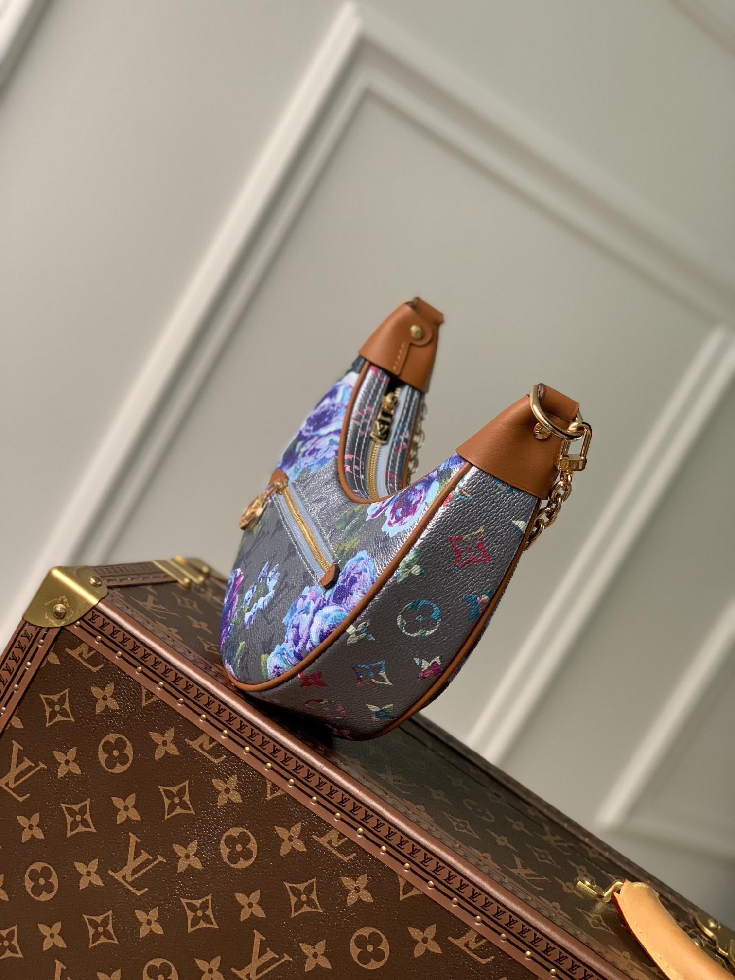 Louis Vuitton Loop Handbags-M810981-23*13*6CM