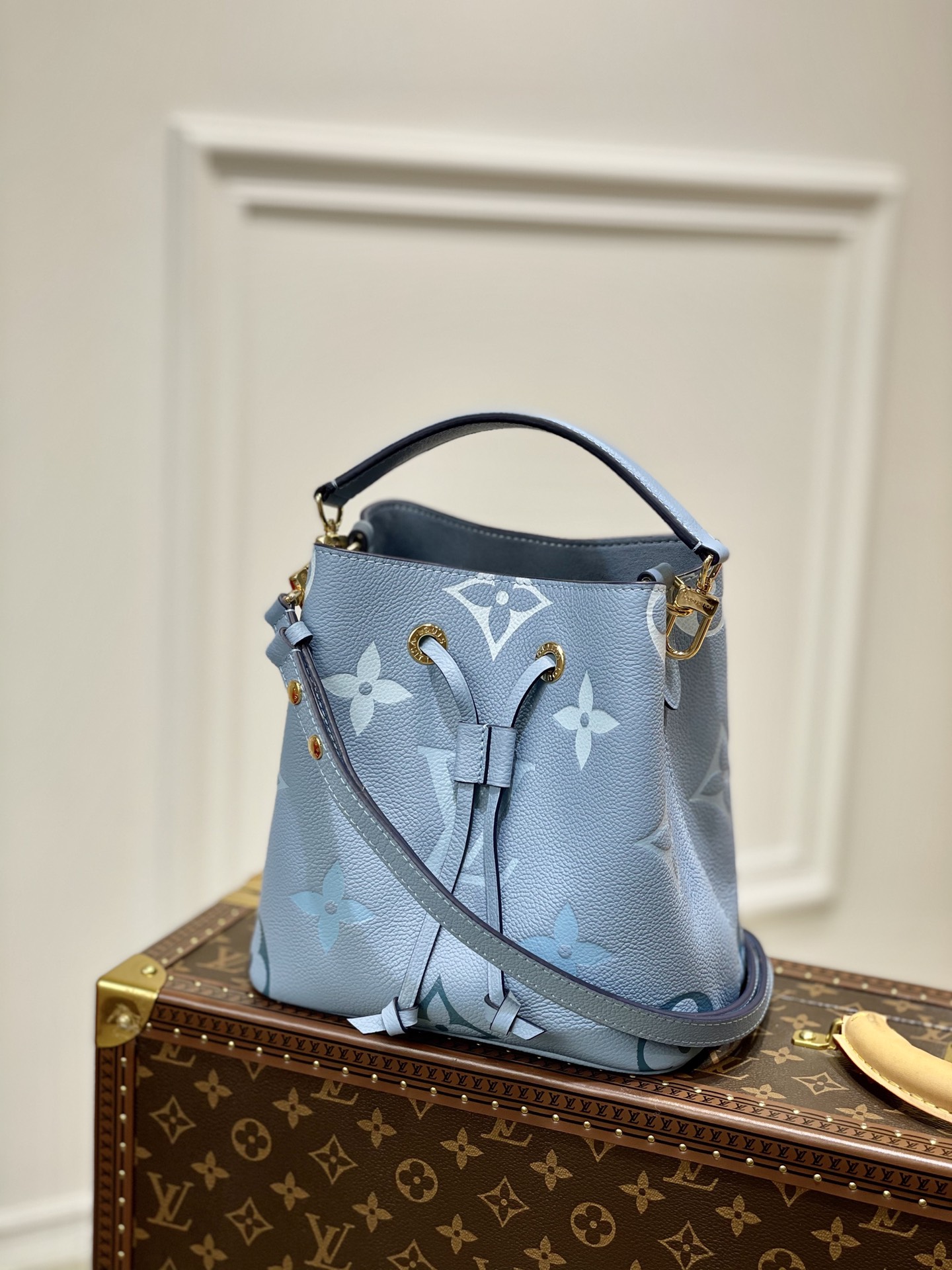 Louis Vuitton M45709 NeoNoe BB Handbag-20*20*13CM