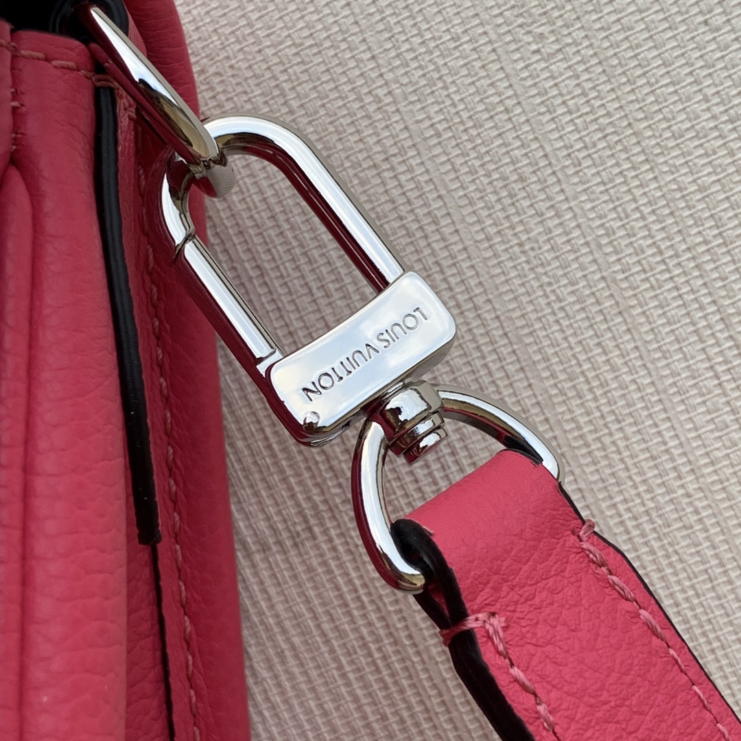 Louis Vuitton Buci Handbag-24.5 x 15.5 x 9CM