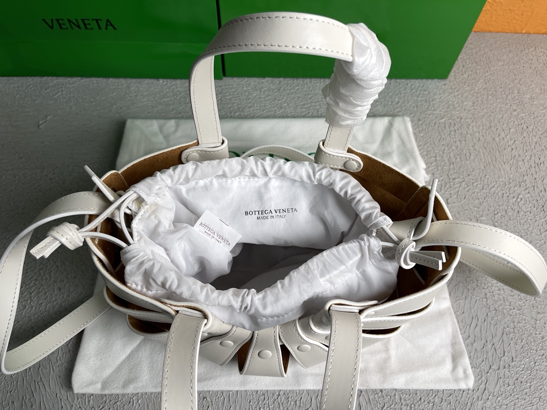 Bottega VenetaTote-25*15*10CM