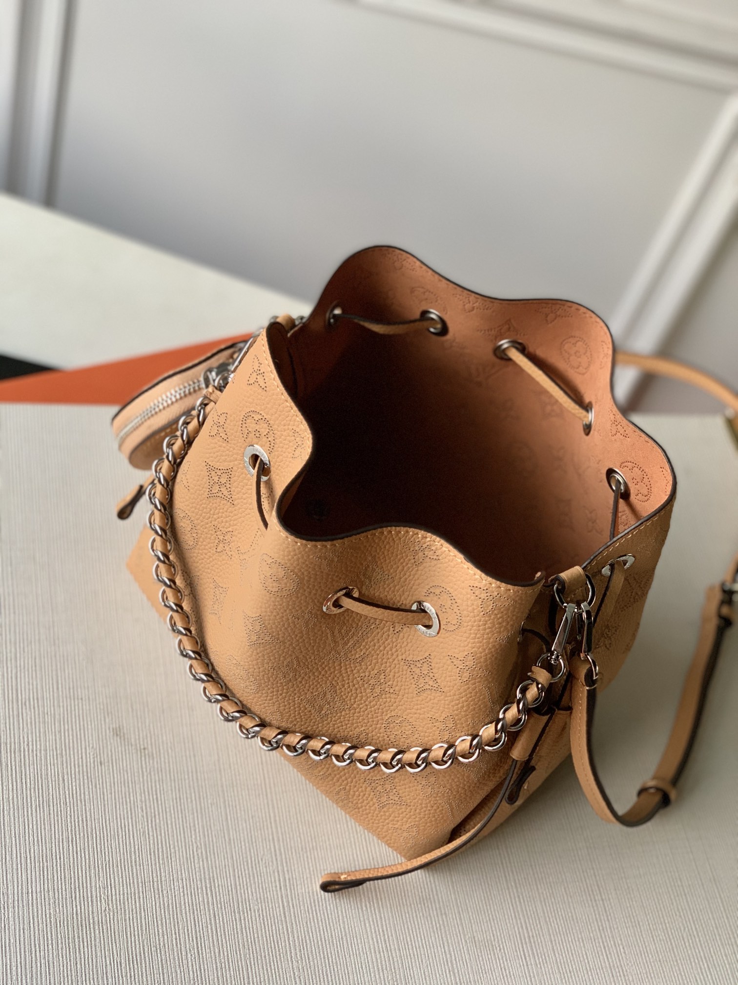 Louis Vuitton Bella Tote Bag-19 x 22 x 14CM