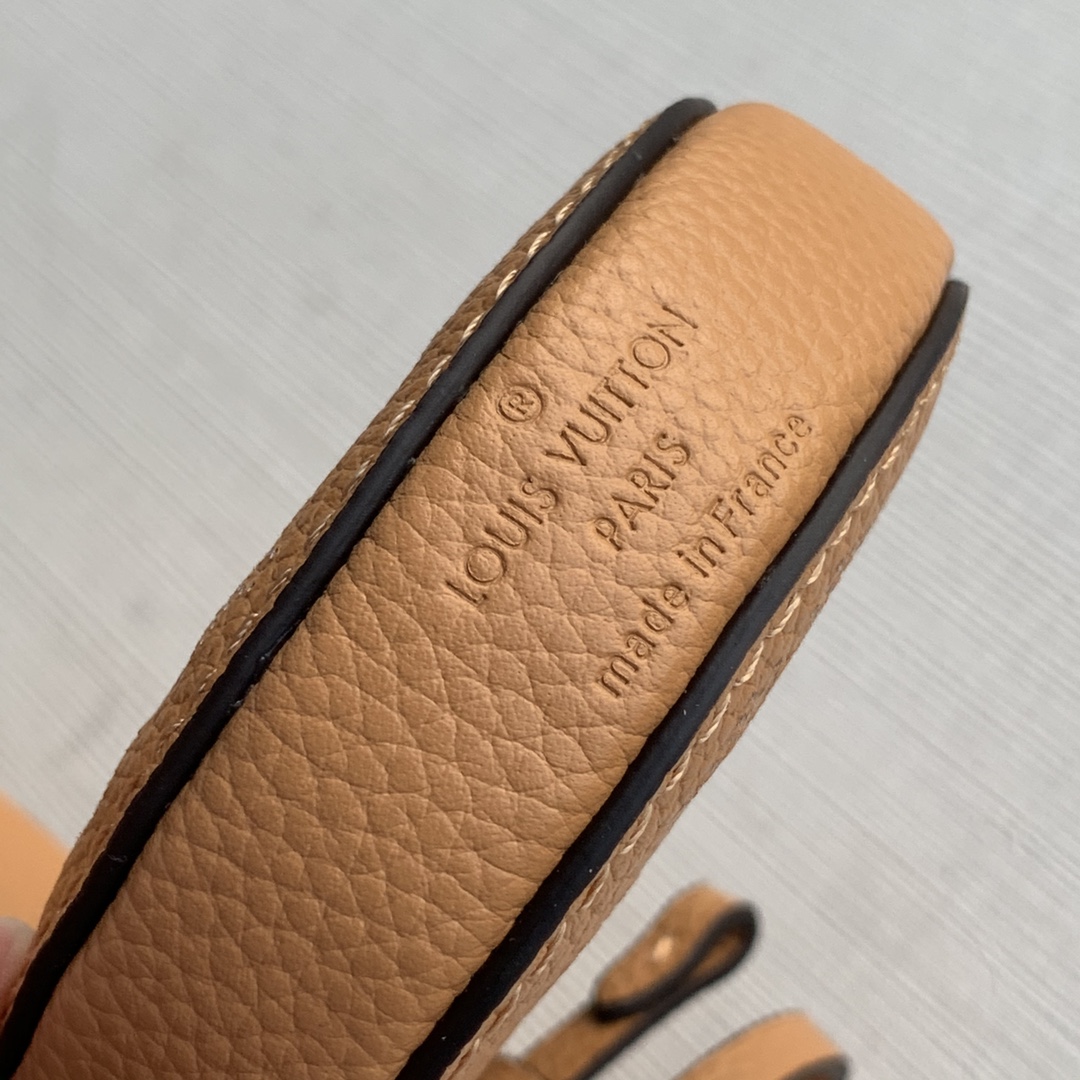 Louis Vuitton Bella Tote Bag-19 x 22 x 14CM