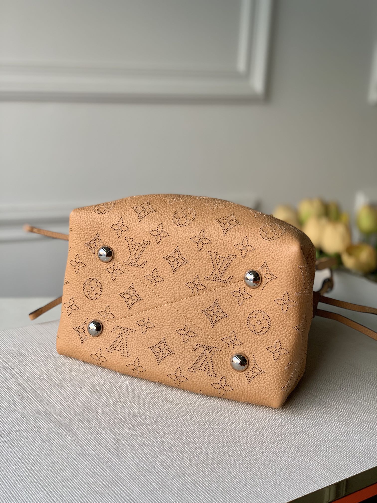 Louis Vuitton Bella Tote Bag-19 x 22 x 14CM