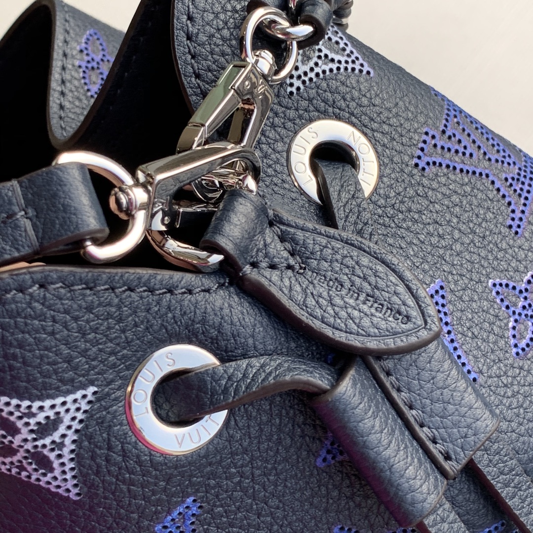 Louis Vuitton Bella Tote Bag-19 x 22 x 14CM