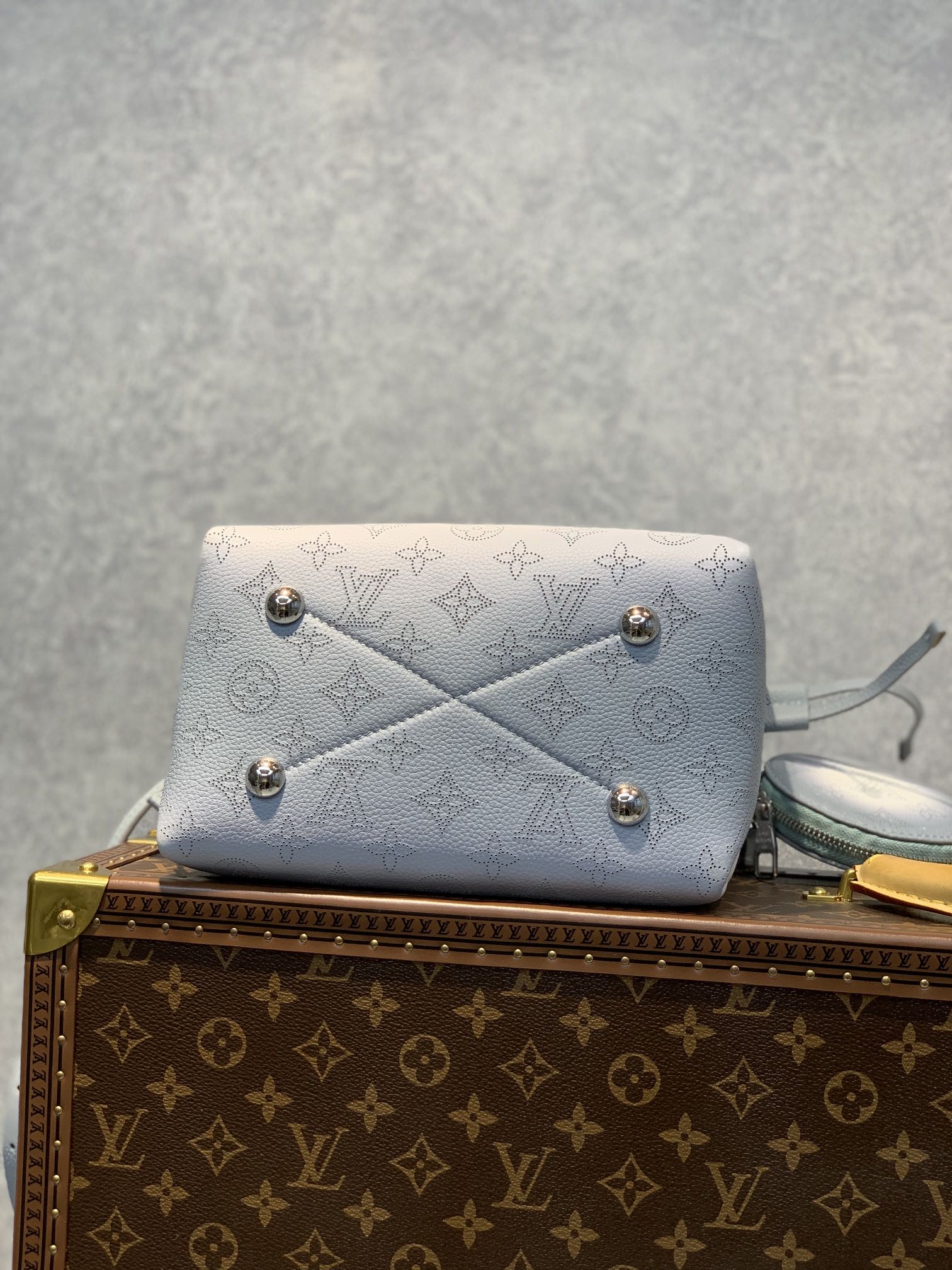 Louis Vuitton Bella Tote Bag-19 x 22 x 14CM