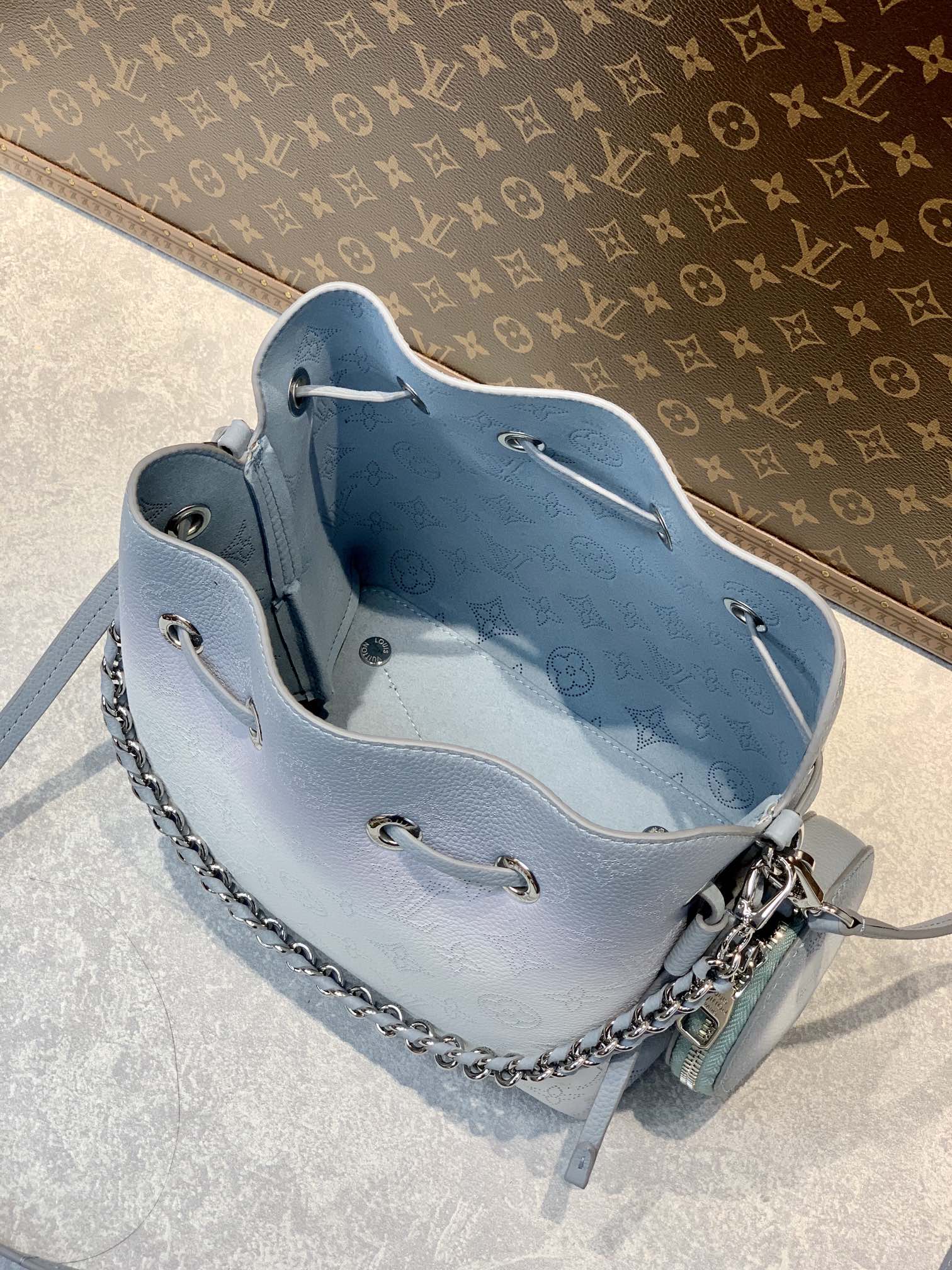 Louis Vuitton Bella Tote Bag-19 x 22 x 14CM