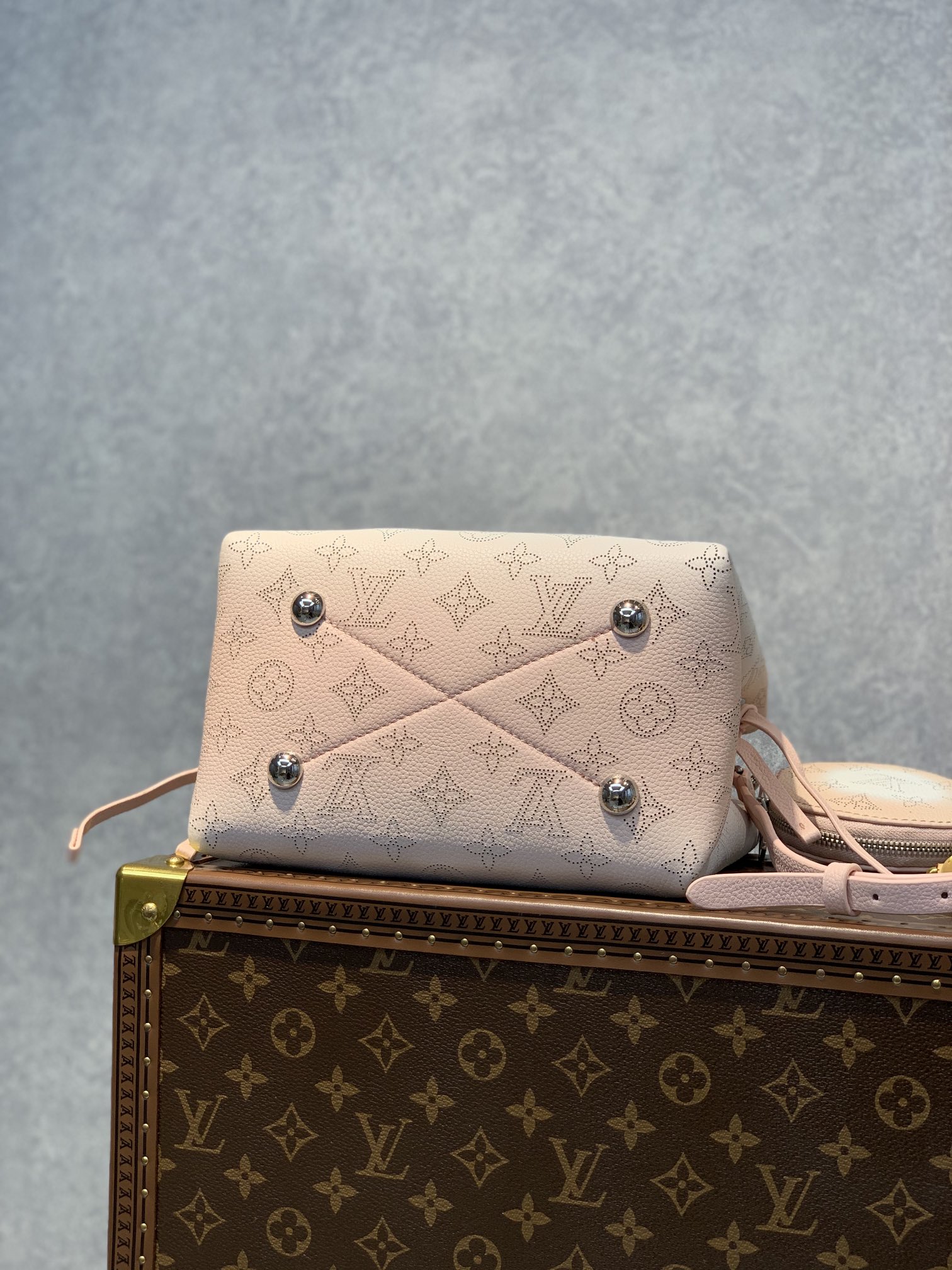 Louis Vuitton Bella Tote Bag-19 x 22 x 14CM