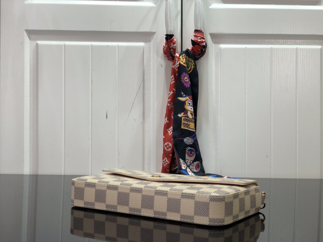 Louis Vuitton Pochette Félicie Wallet -21*11* 2CM