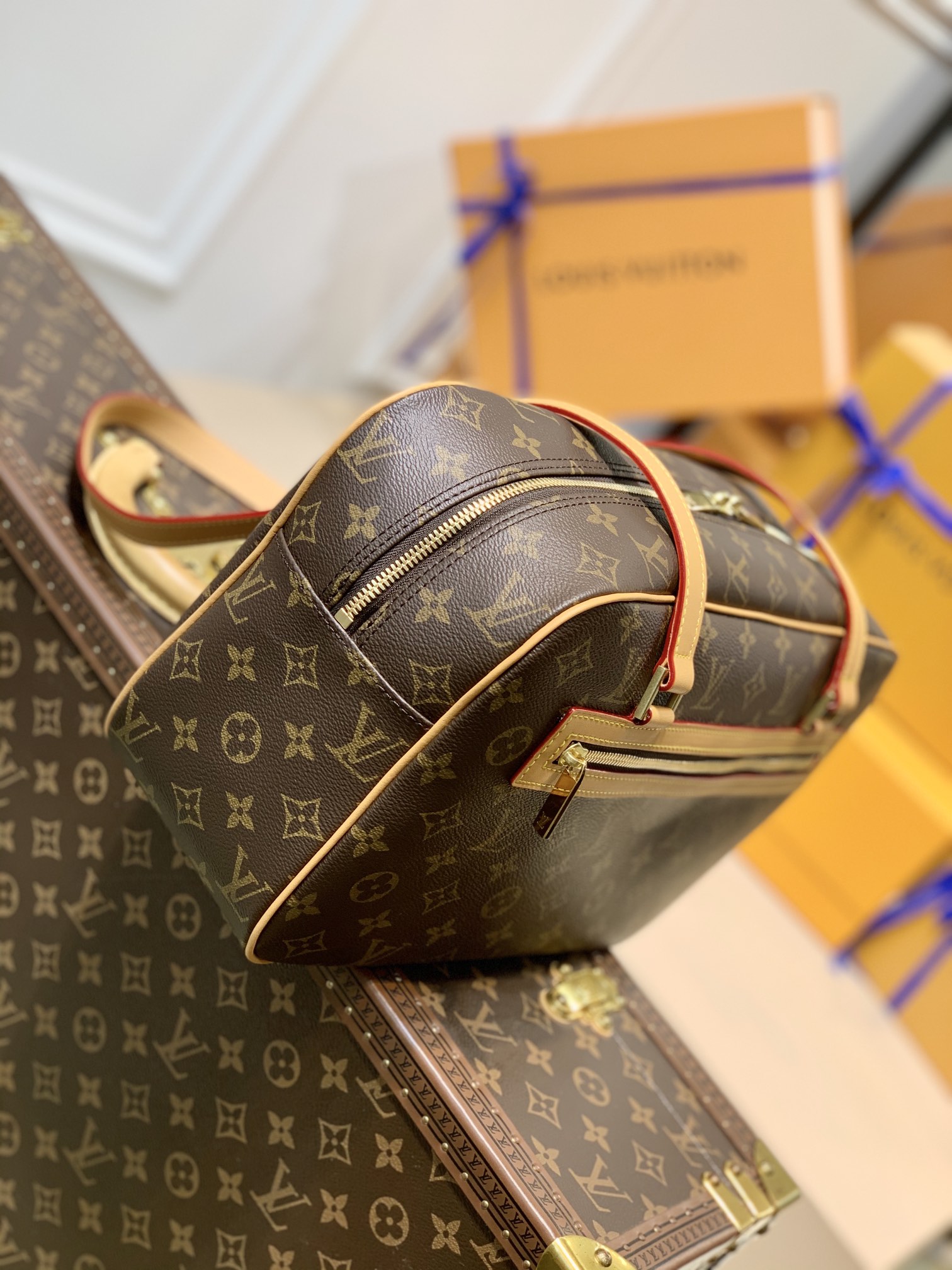 Louis Vuitton Vintage Handbags -M51181-23 × 37 × 12CM