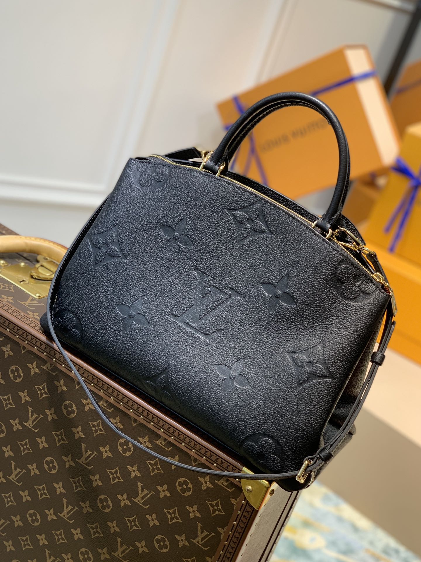 Louis Vuitton M45811 Petit Palais Handbags-34*24*15CM Louis Vuitton M45811 Petit Palais Handbags-34*24*15CM