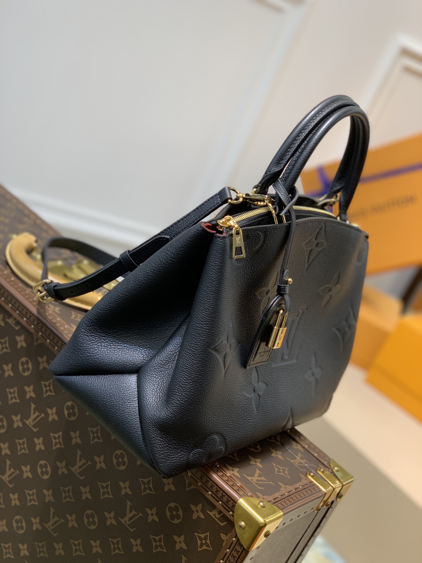 Louis Vuitton M45811 Petit Palais Handbags-34*24*15CM