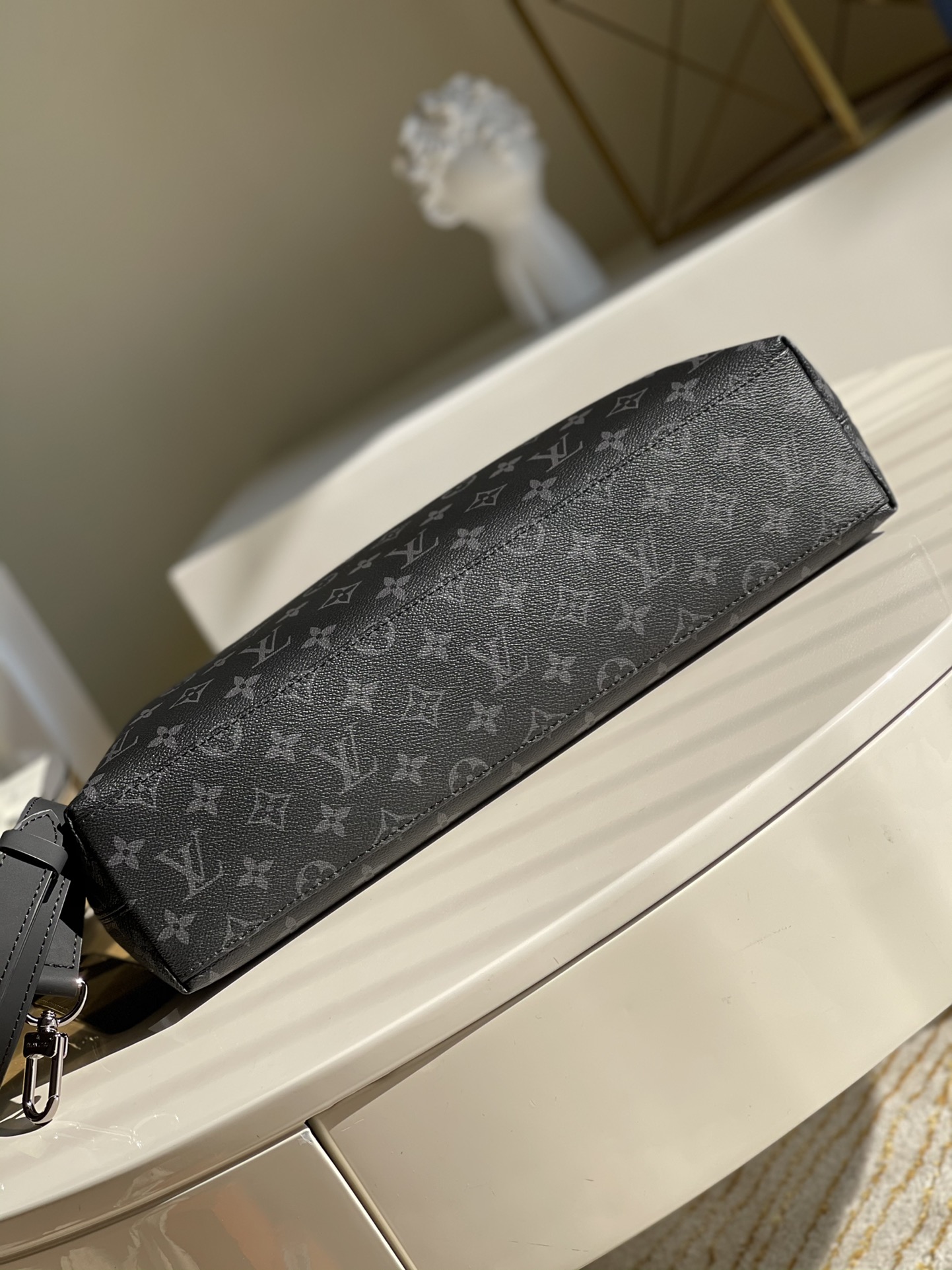 Louis Vuitton Briefcase Explorer Handbags-39*30*10 CM
