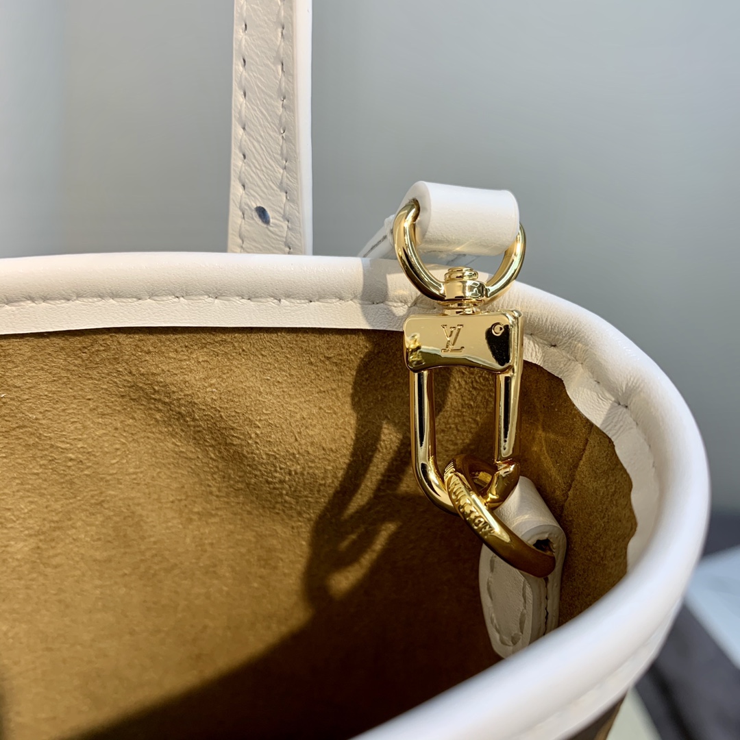 Louis Vuitton M81489 Nano Bucket-13*17*9CM