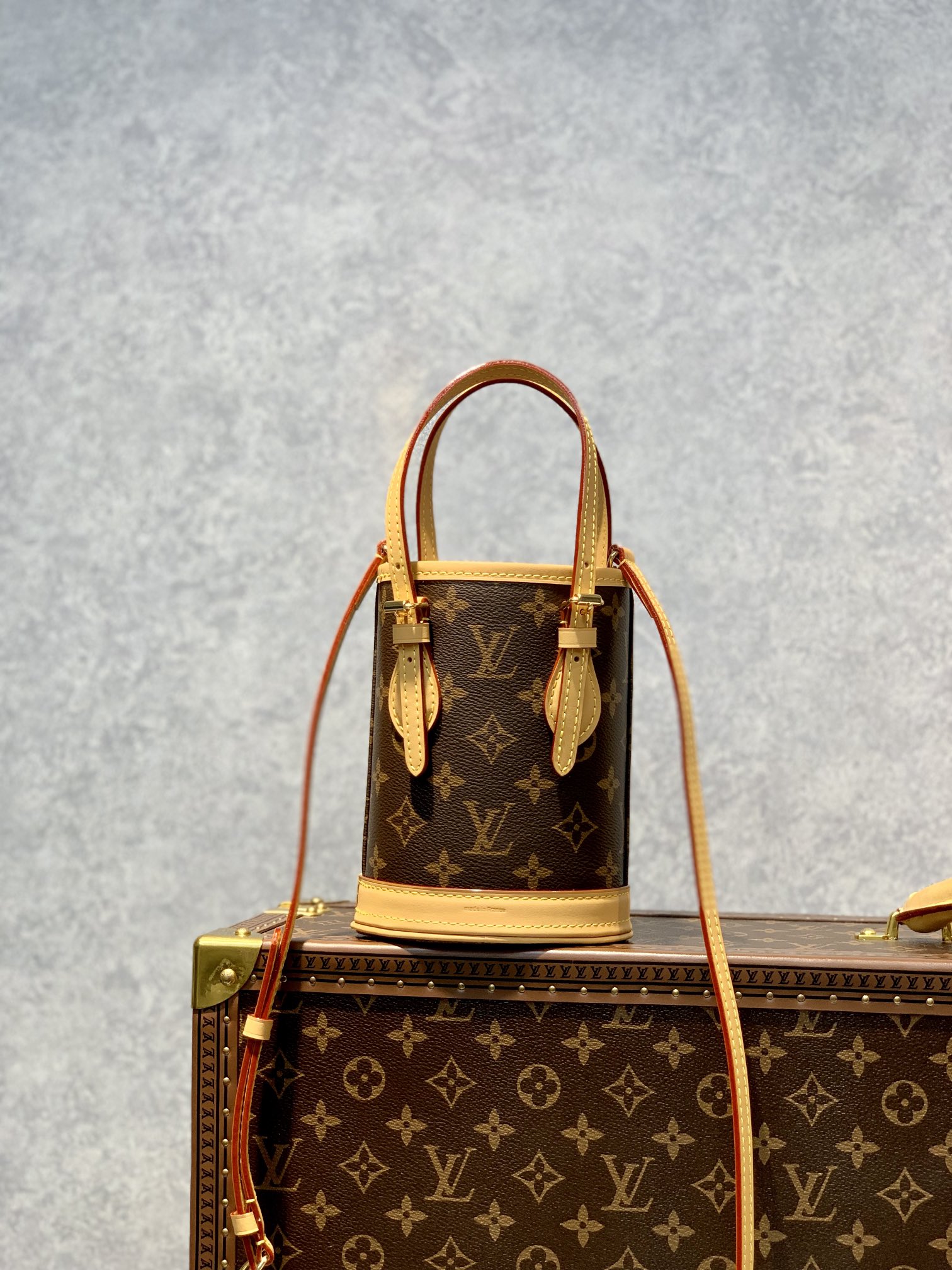 Louis Vuitton M81489 Nano Bucket-13*17*9CM