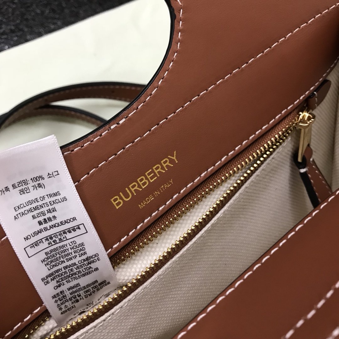 Burberry Pocket Bag-23.5x7x20CM