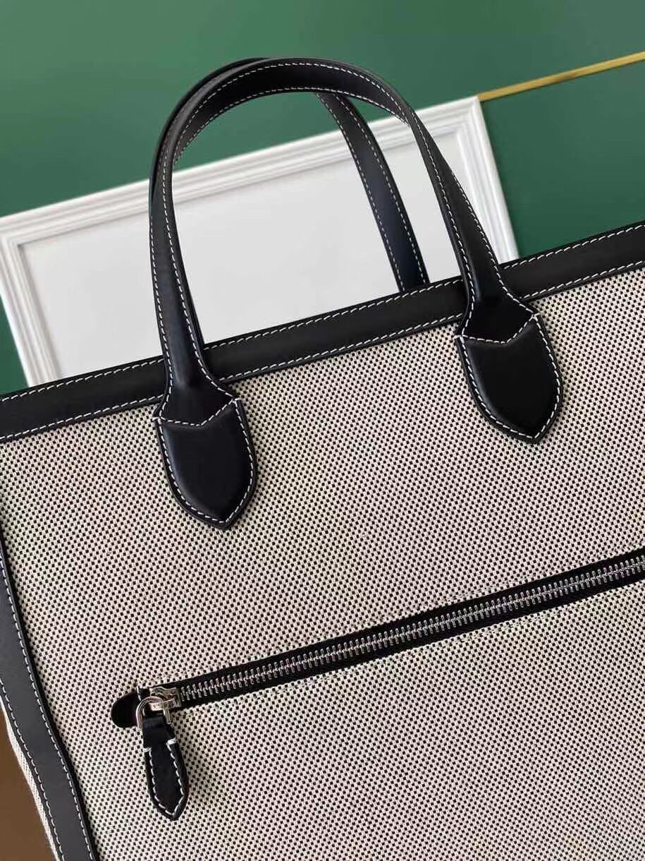Burberry Tote-35.5 x 8.5 x 38CM