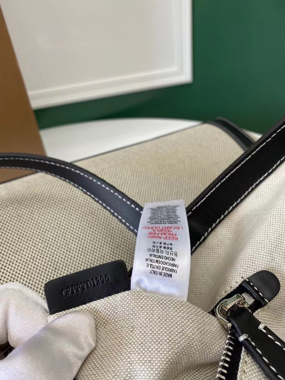 Burberry Tote-35.5 x 8.5 x 38CM
