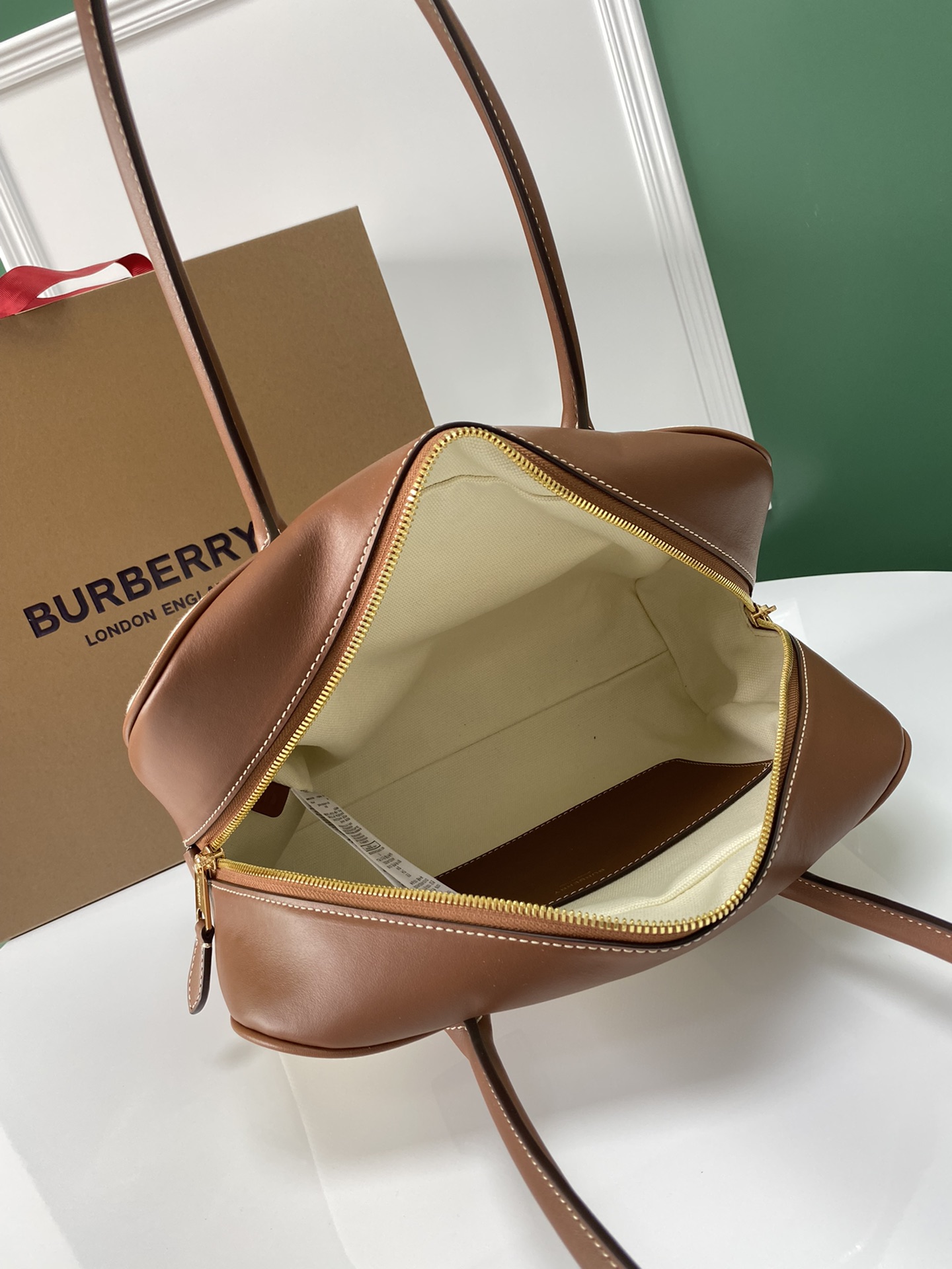 Burberry Tote-30 x 11 x 22.5CM