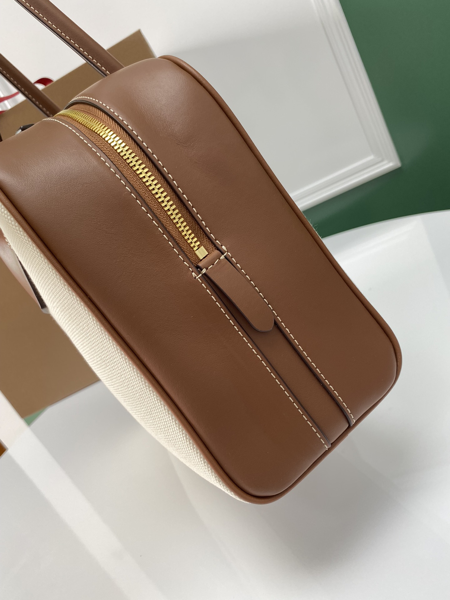 Burberry Tote-30 x 11 x 22.5CM