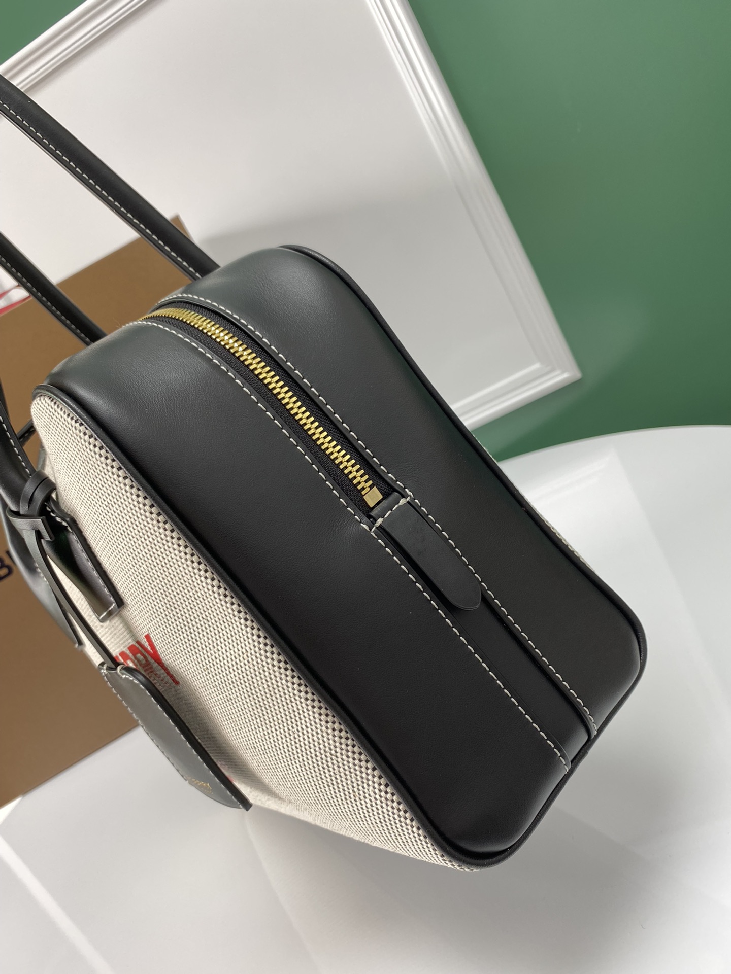 Burberry Tote-30 x 11 x 22.5CM