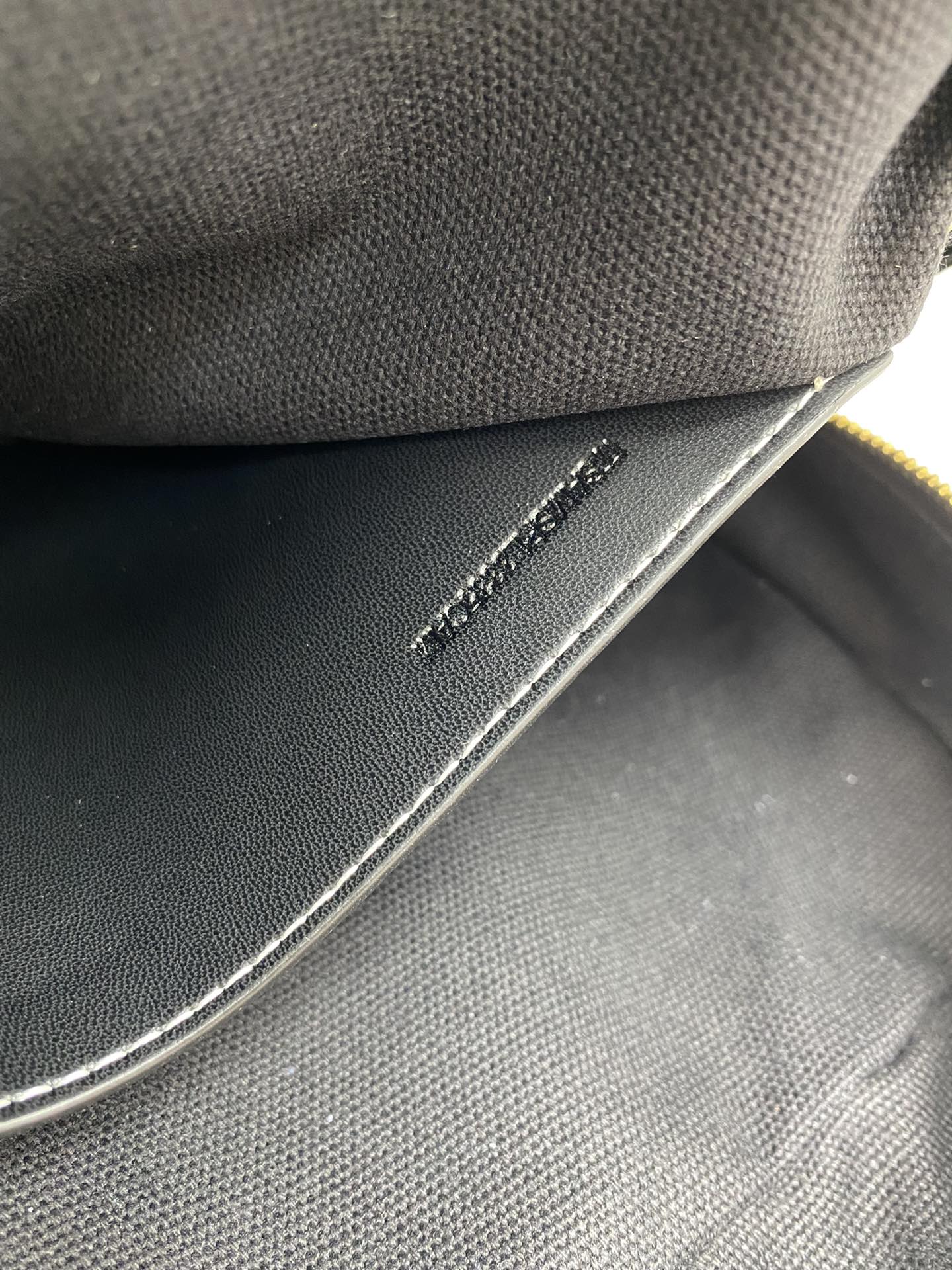 Burberry Tote-30 x 11 x 22.5CM