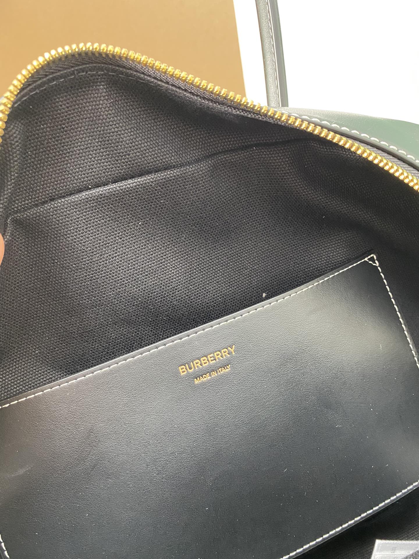 Burberry Tote-30 x 11 x 22.5CM