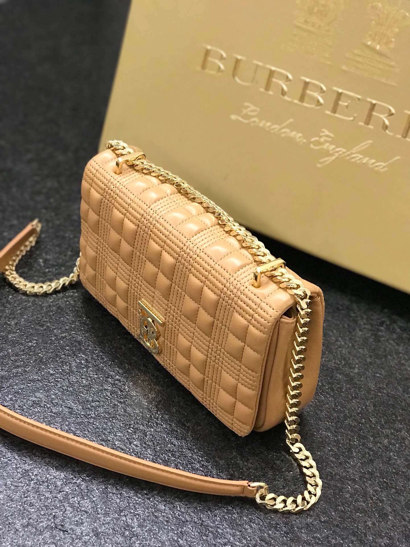 Burberry Lola Chain Bag-23*13*6CM