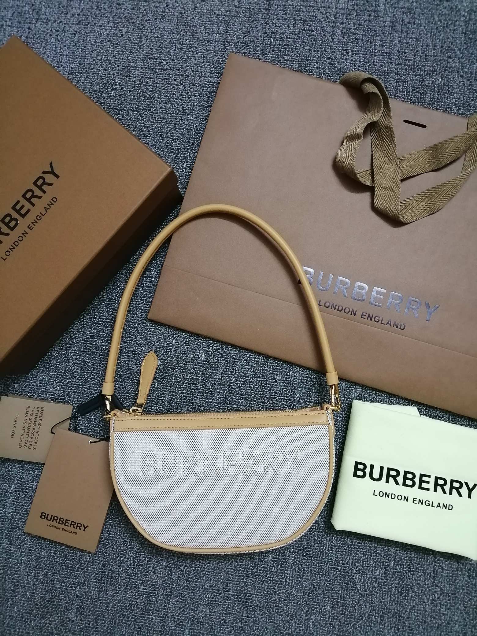 Burberry Vintage Bag-21*4*12CM