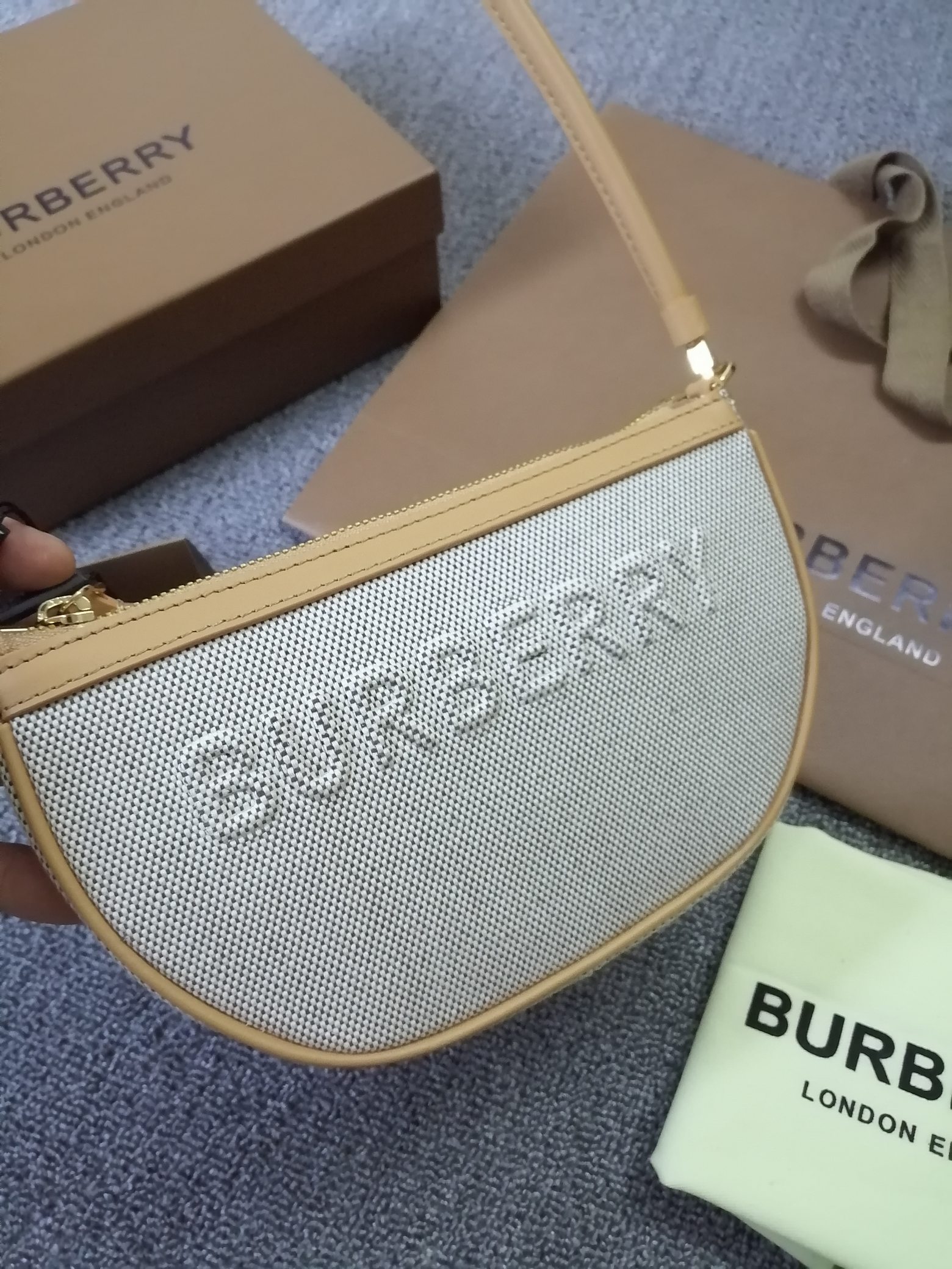 Burberry Vintage Bag-21*4*12CM