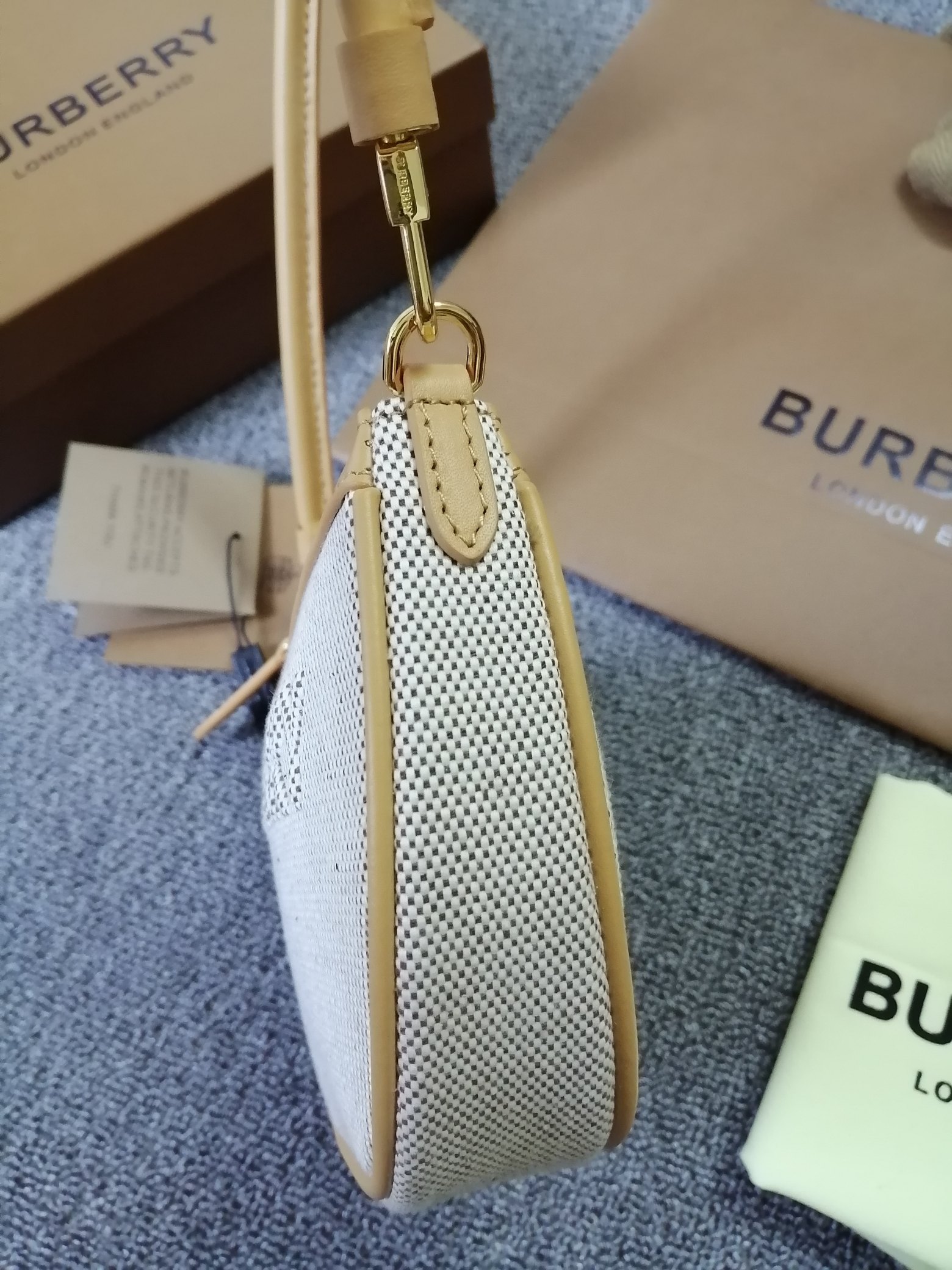 Burberry Vintage Bag-21*4*12CM