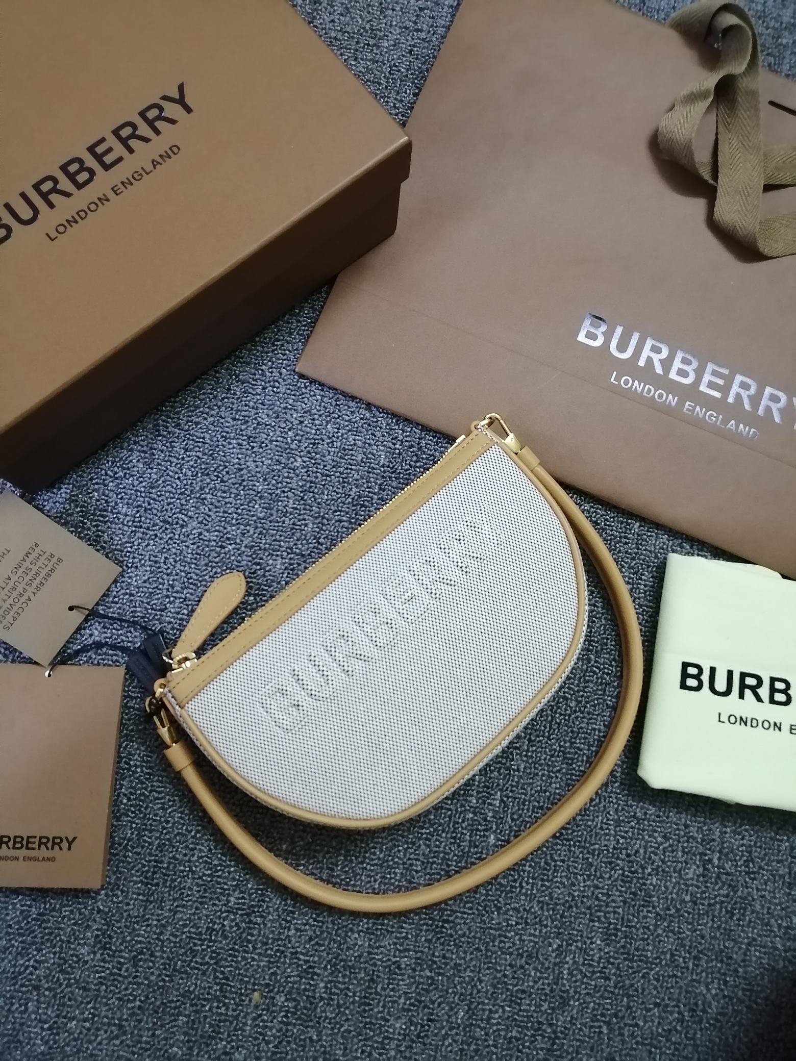 Burberry Vintage Bag-21*4*12CM