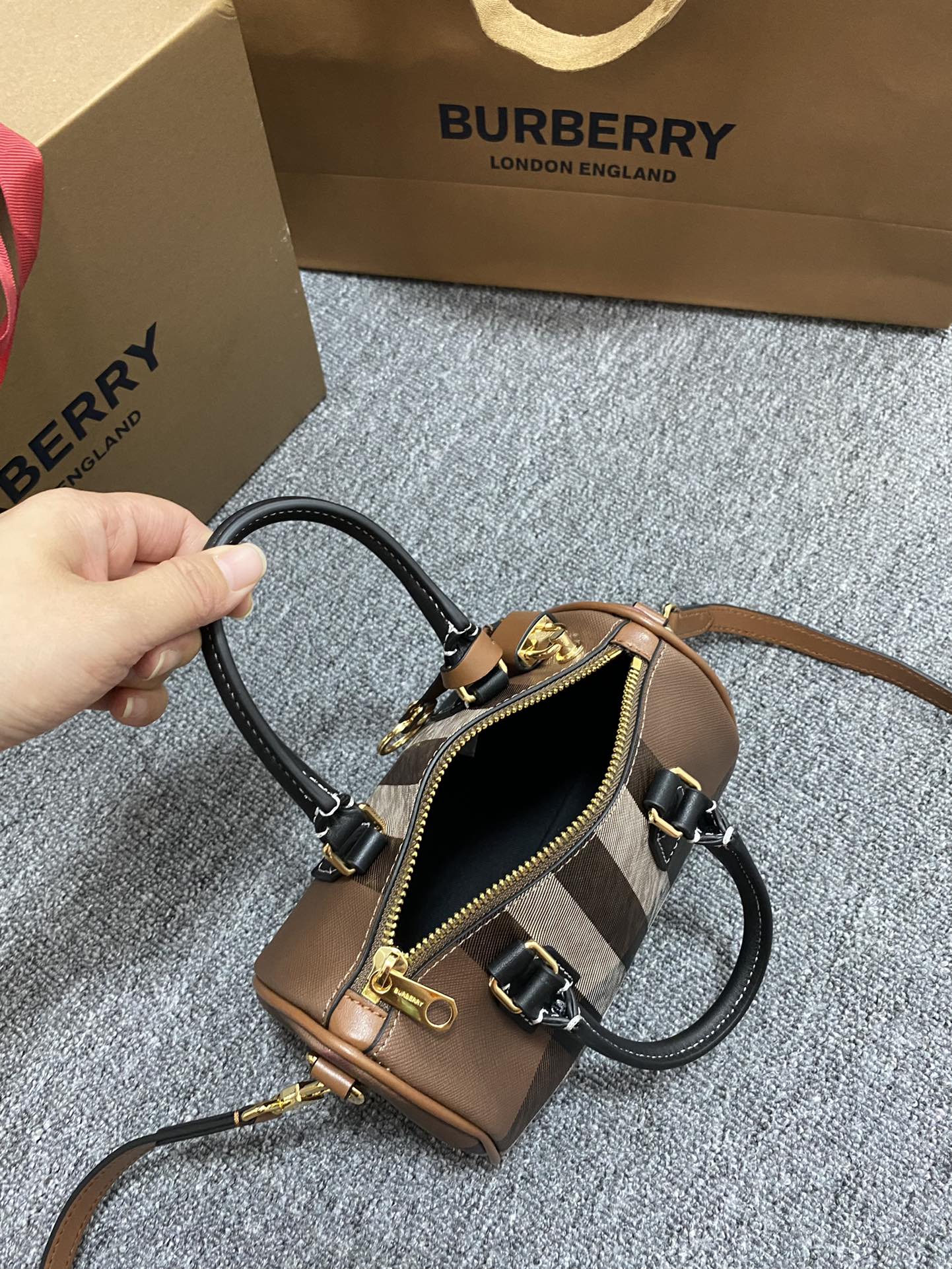 Burberry Bowling Bag-18.5x11x12CM