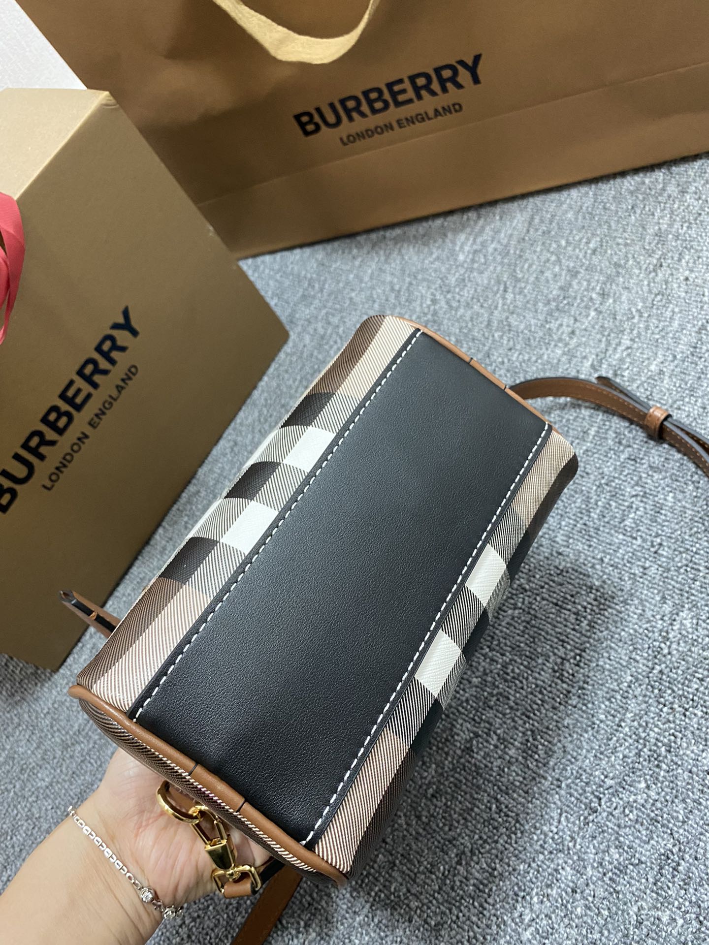 Burberry Bowling Bag-18.5x11x12CM
