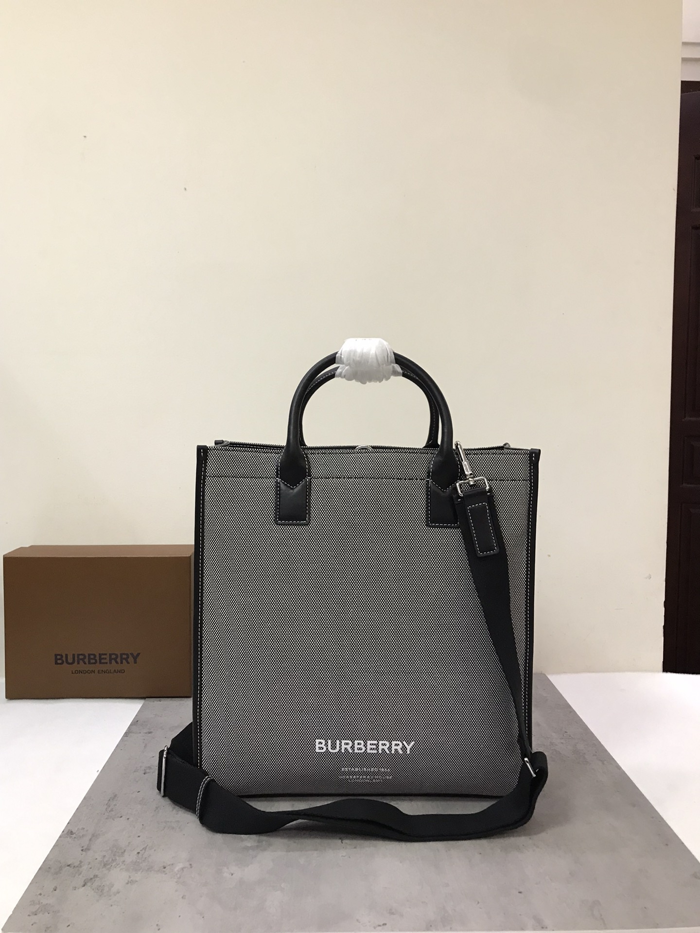 Burberry Tote Bag-35.5 x 15 x 37.5CM