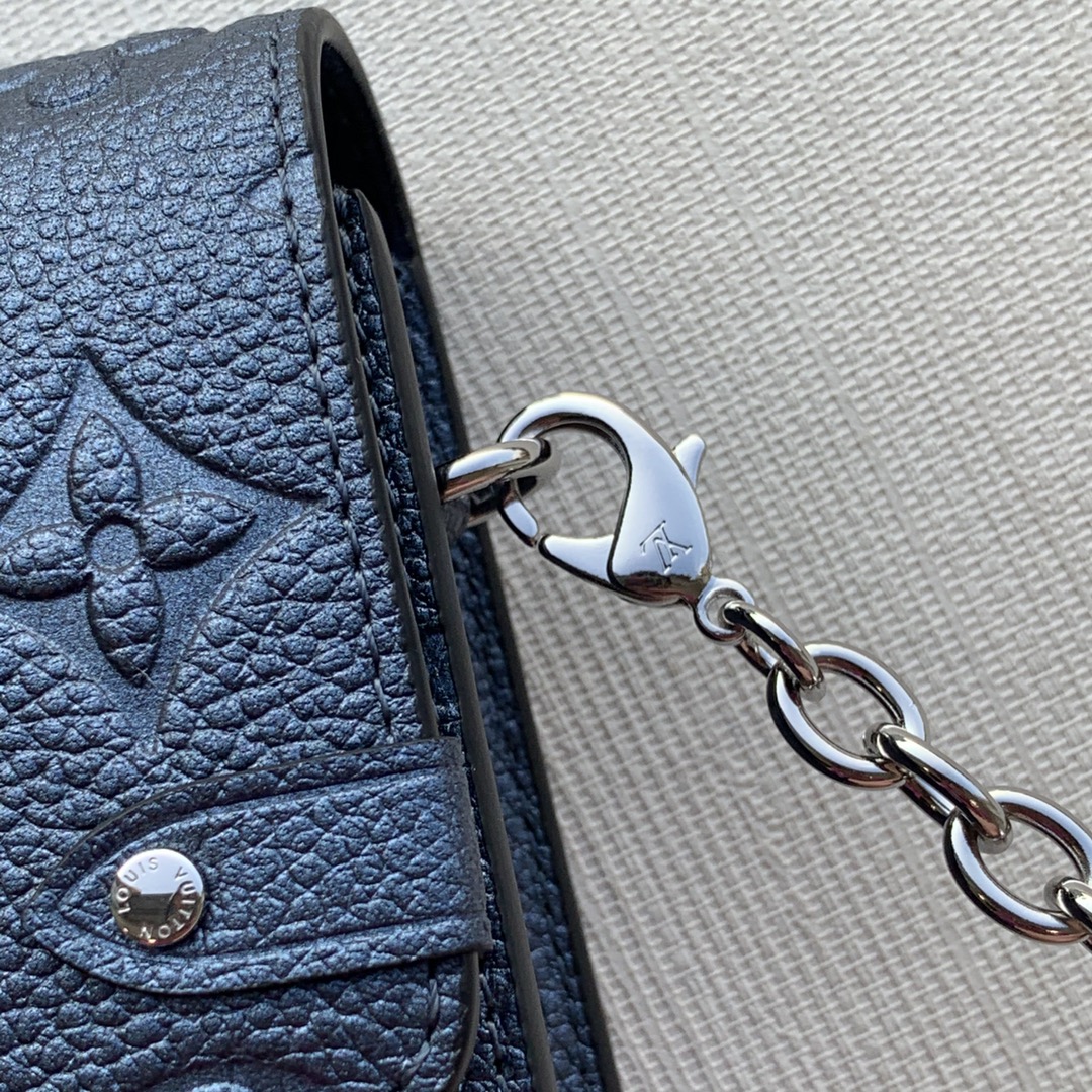 Louis Vuitton Vavin Handbags-19*13*4CM