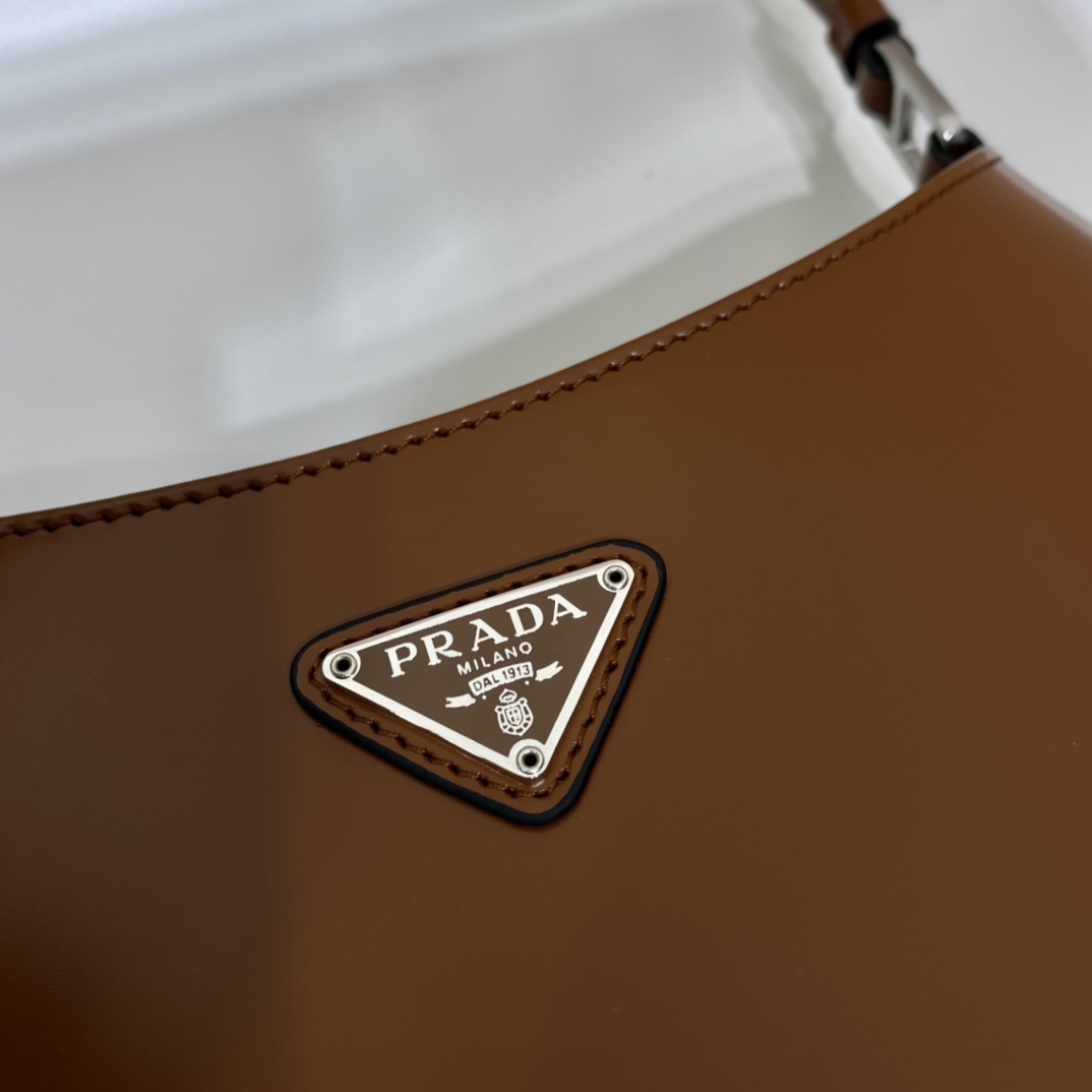 Prada Cleo Handbags-Patent Leather-26.5*15*4CM Prada Cleo Handbags-Patent Leather-26.5*15*4CM